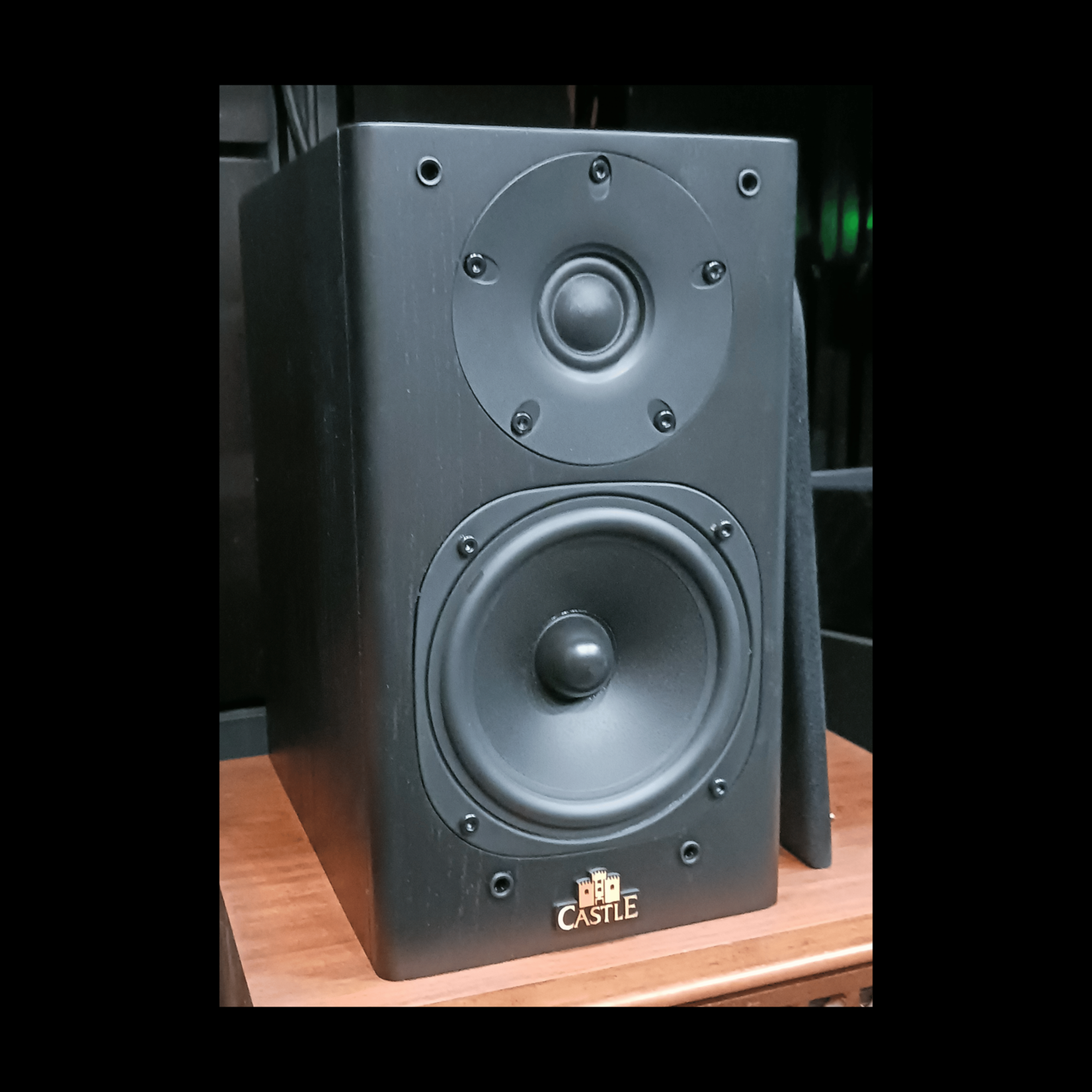 Castle Knight 1 speakers (pair)