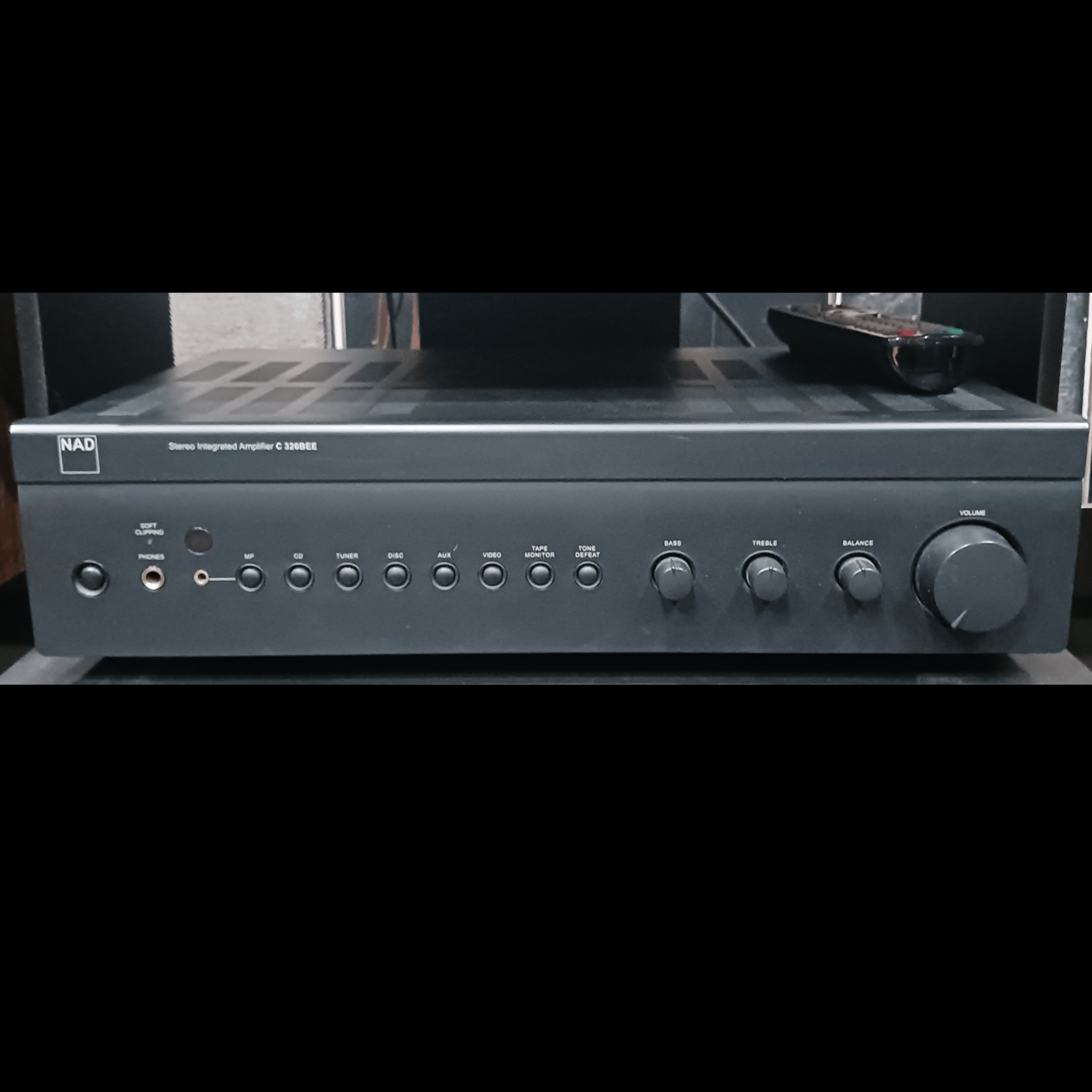 NAD C326BEE Integrated Amplifier with remote