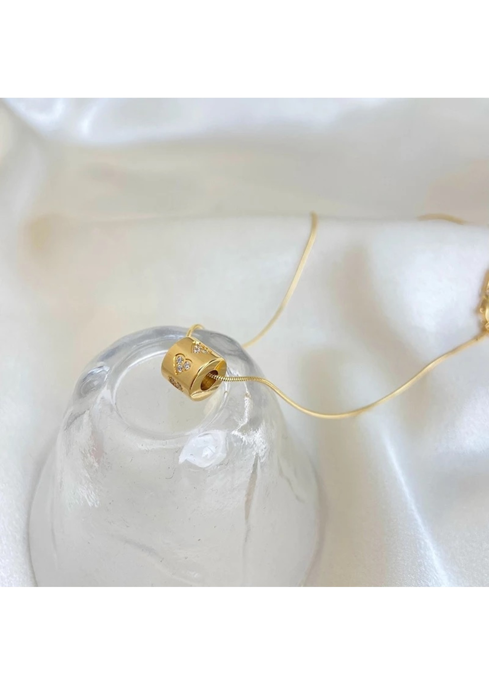 Cylinder pendant necklace