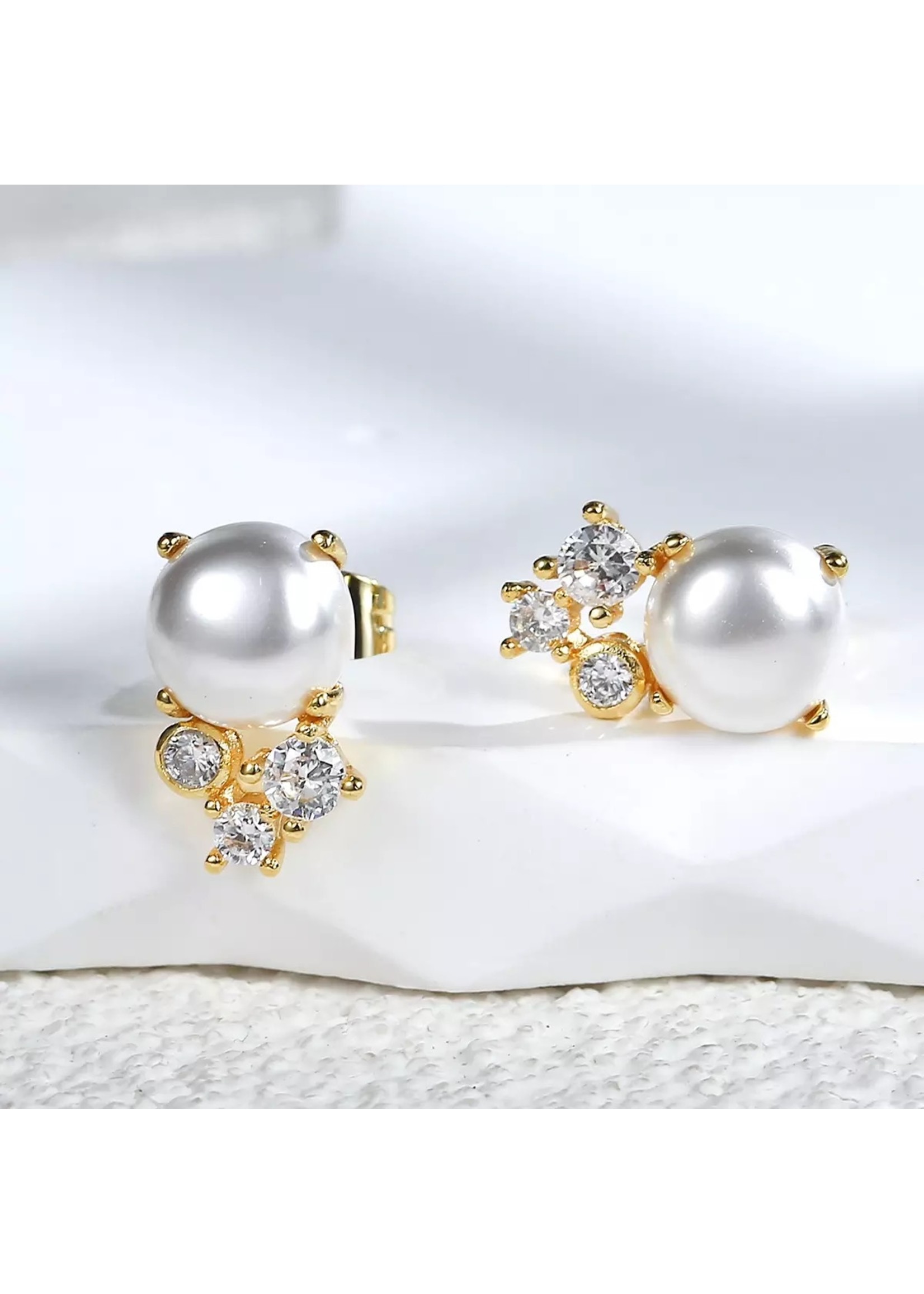 Pearl flower earrings