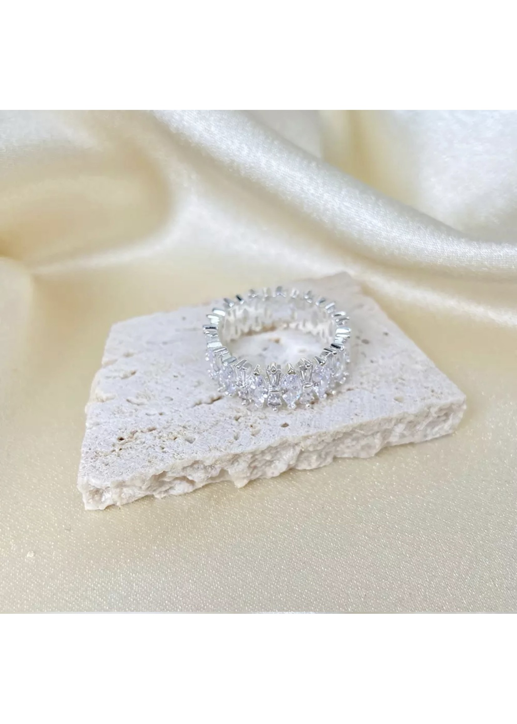 Baguette zirconia silver strip ring