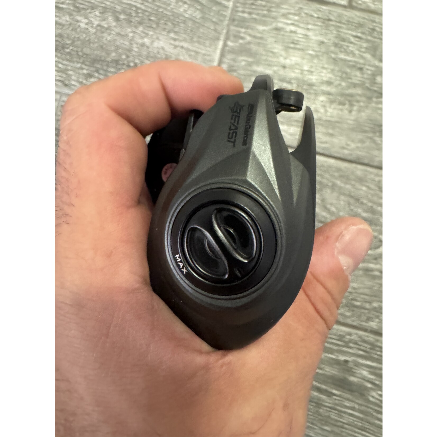 Abu Garcia Abu Garcia Beast Low Profile Reel