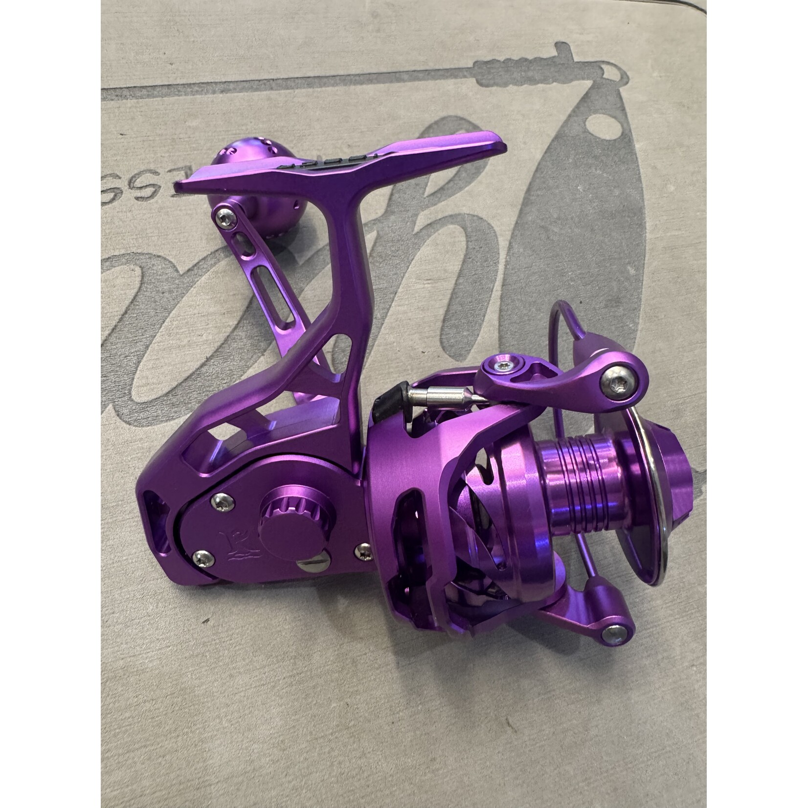 Visser Visser Purple Rain Exclusive Spin Reel