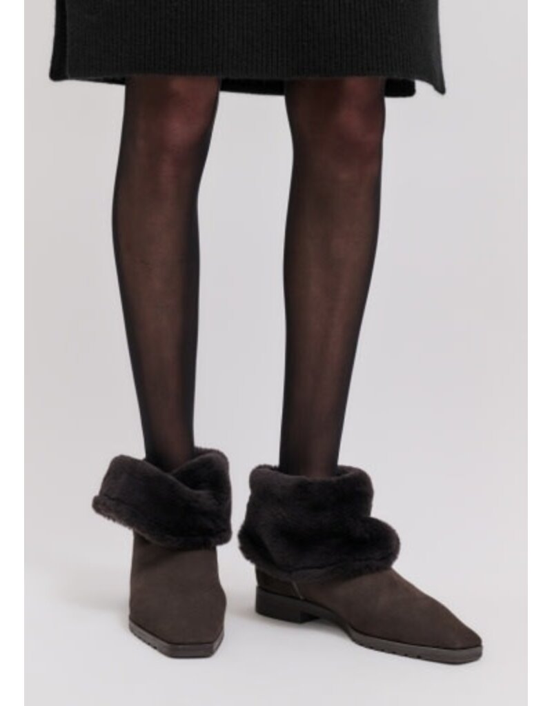 Toteme Fold-down shearling boots