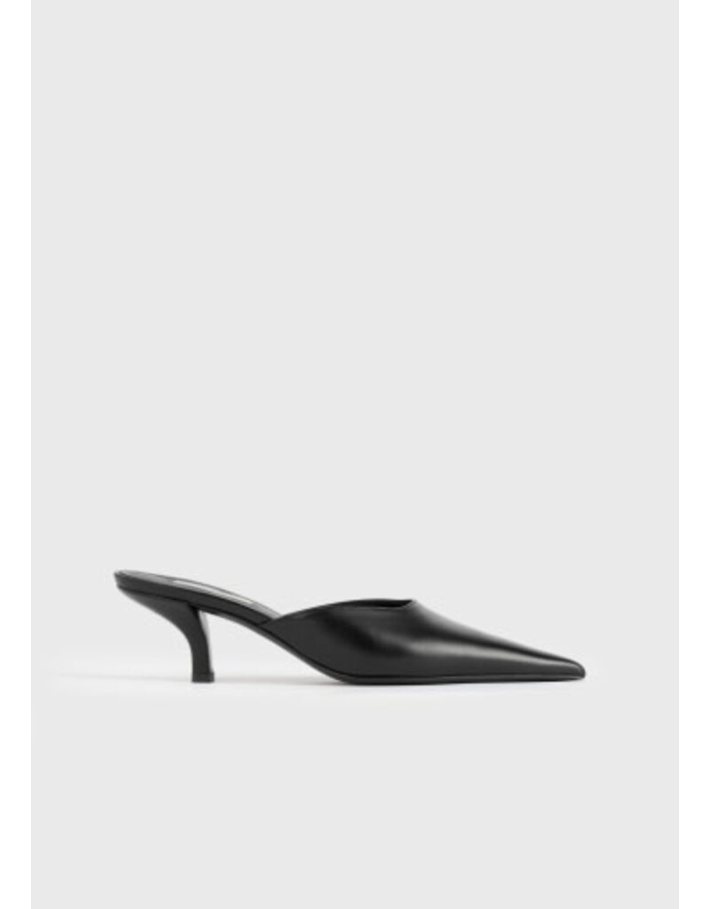 Toteme Sharp nappa mules