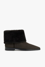 Toteme Fold-down shearling boots