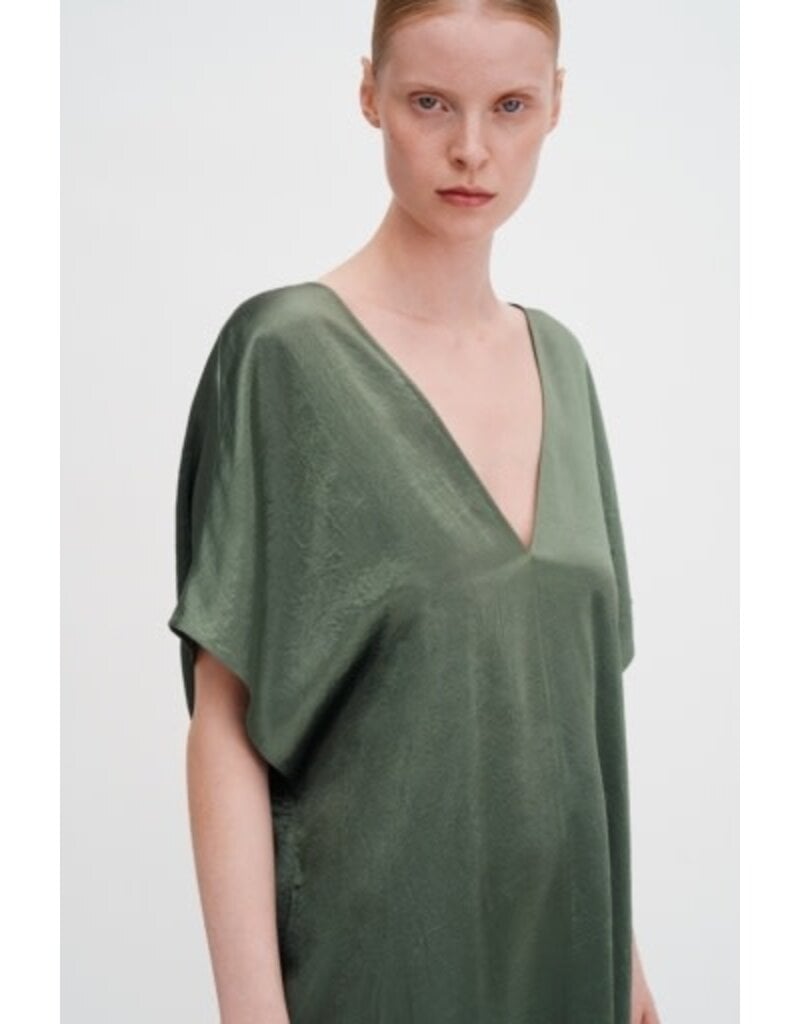 Filippa K V-Neck Crinkle Kaftan