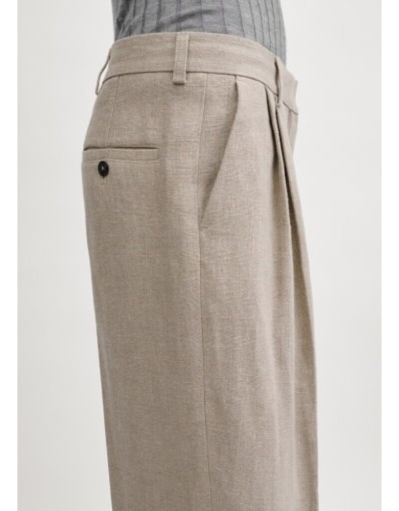 Toteme Double-Pleat Linen Trousers