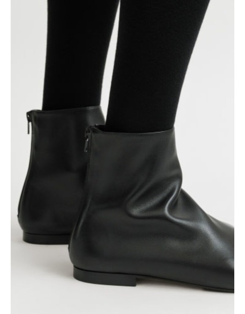 Toteme Contour nappa boots