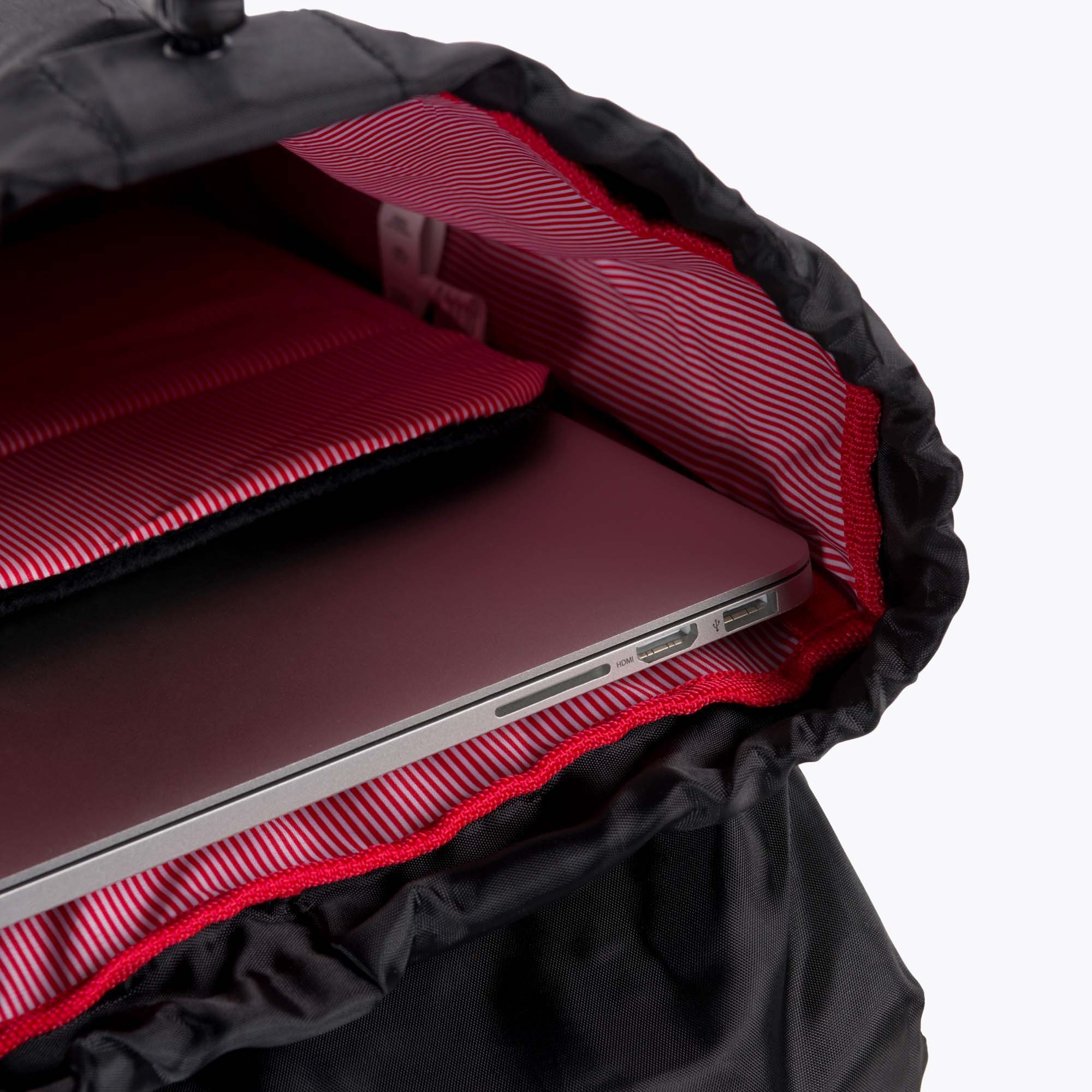 HERSCHEL HERSCHEL RETREAT BLACK