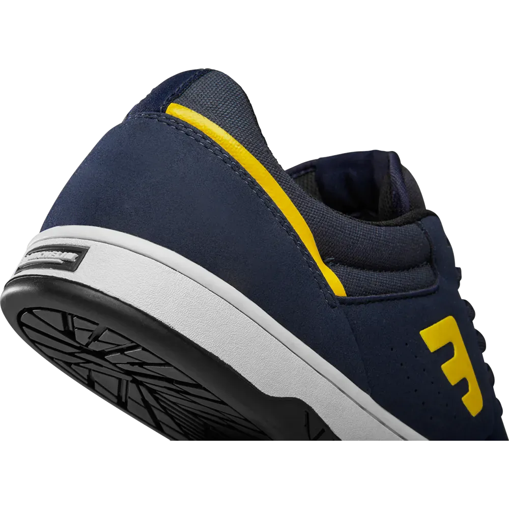 ETNIES MARANA