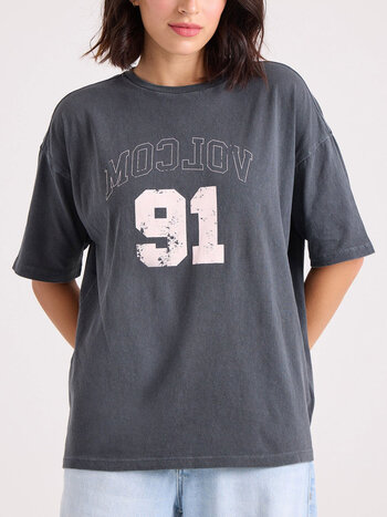 VOLCOM LINE UP BASE TEE