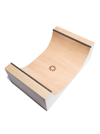 SLUSHCULT HALF PIPE / RAMPE
