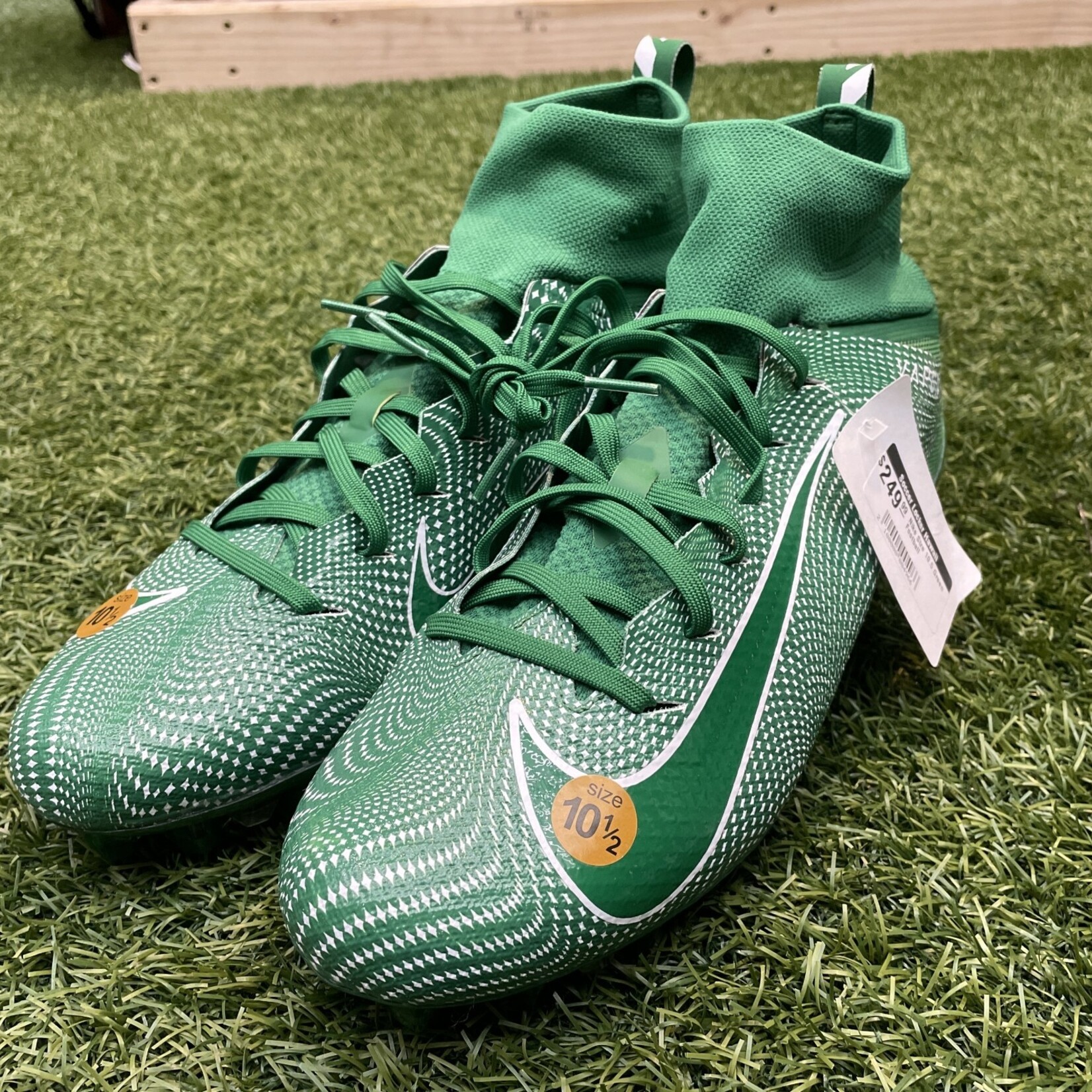 Nike Size 10.5 Green Football