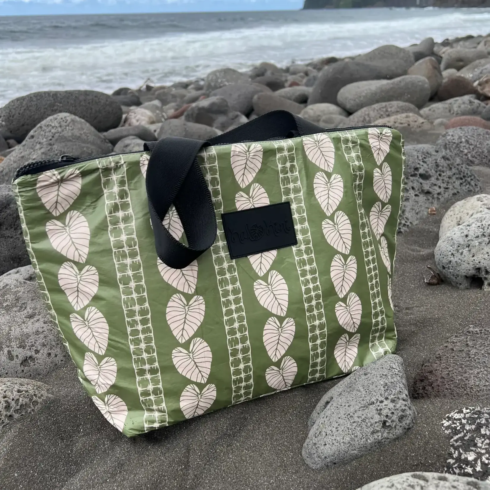 Kalo Kini: Splash Proof Collection - Large Zipper Tote