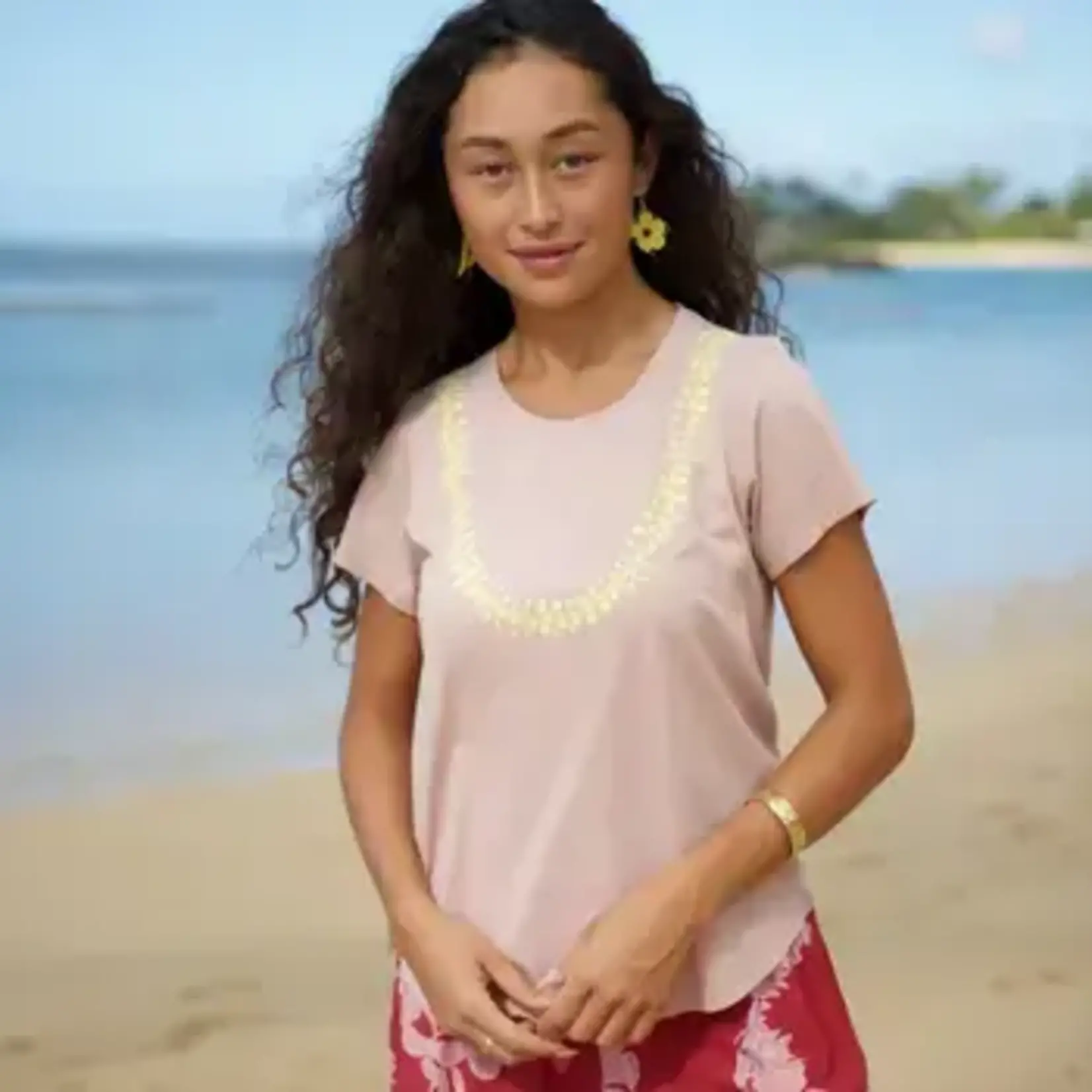 Mahina Made MahinaMade: Lei Pua Kenikeni Tee