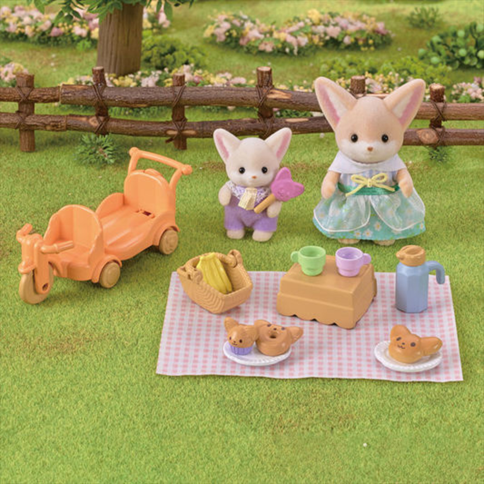 Calico Critters Sunny Picnic Set Fennec Fox Sister & Baby