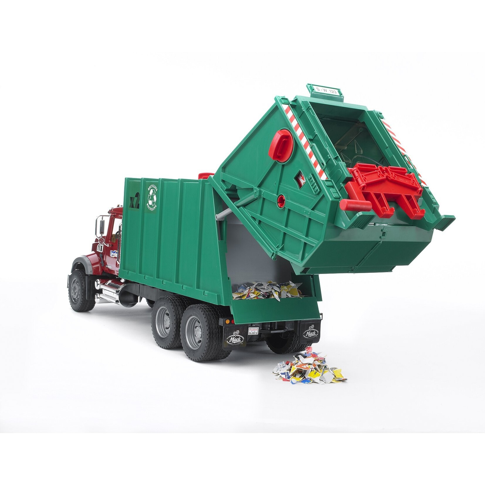 MACK Granite Garbage truck