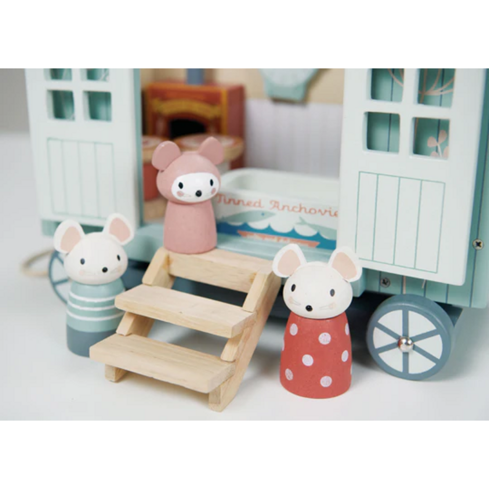 Secret Meadow Shepherds Hut: Furnished Wooden Playset with Mice Dolls