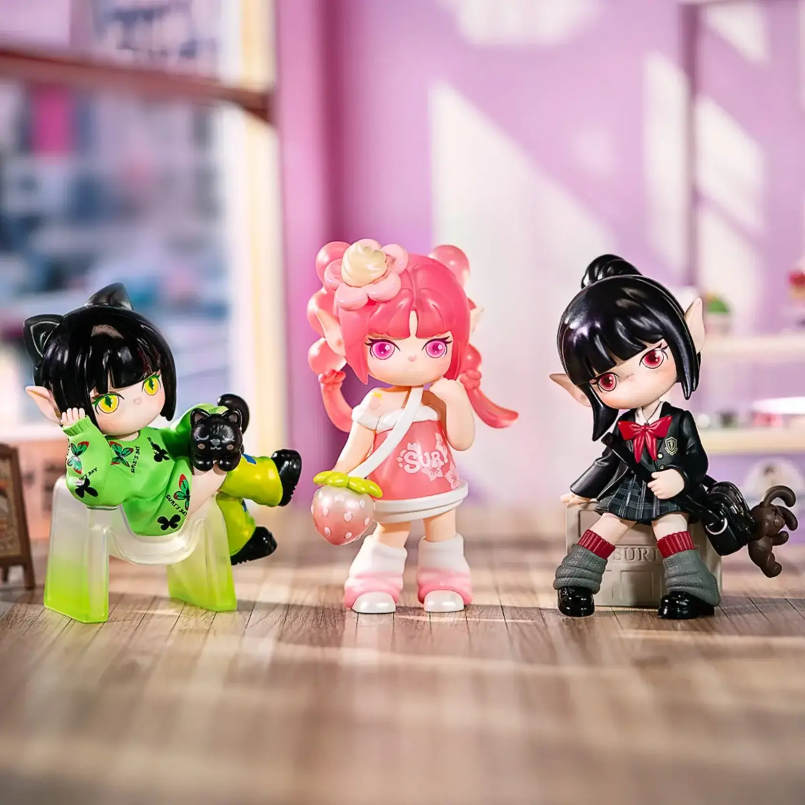 Suri's Colorful Girls Surprise Figures