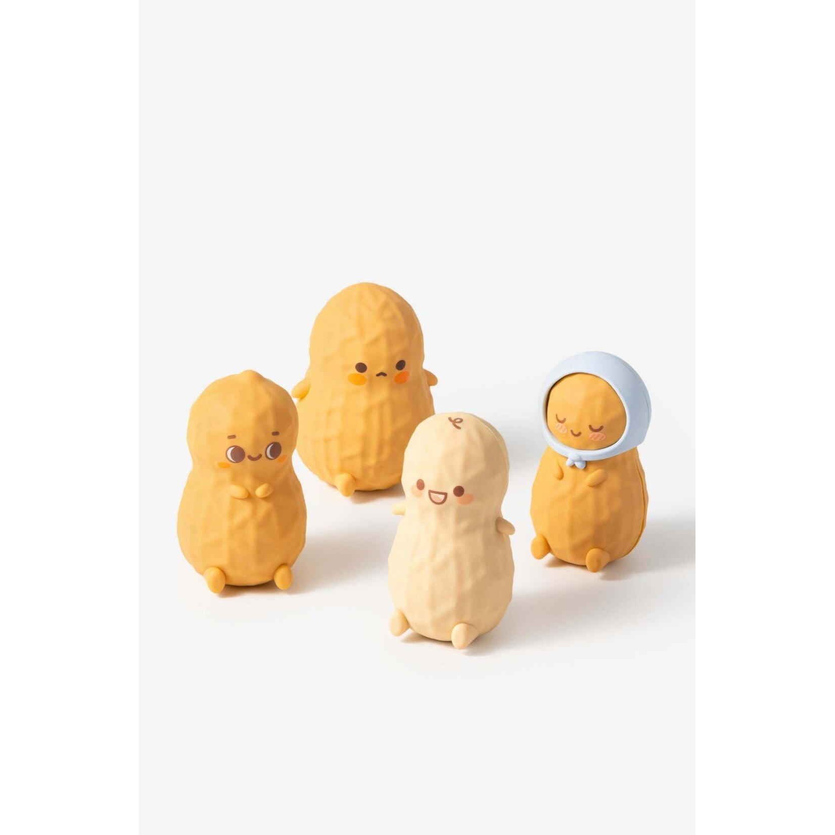 Smoko Peanut Familia Surprise Figure