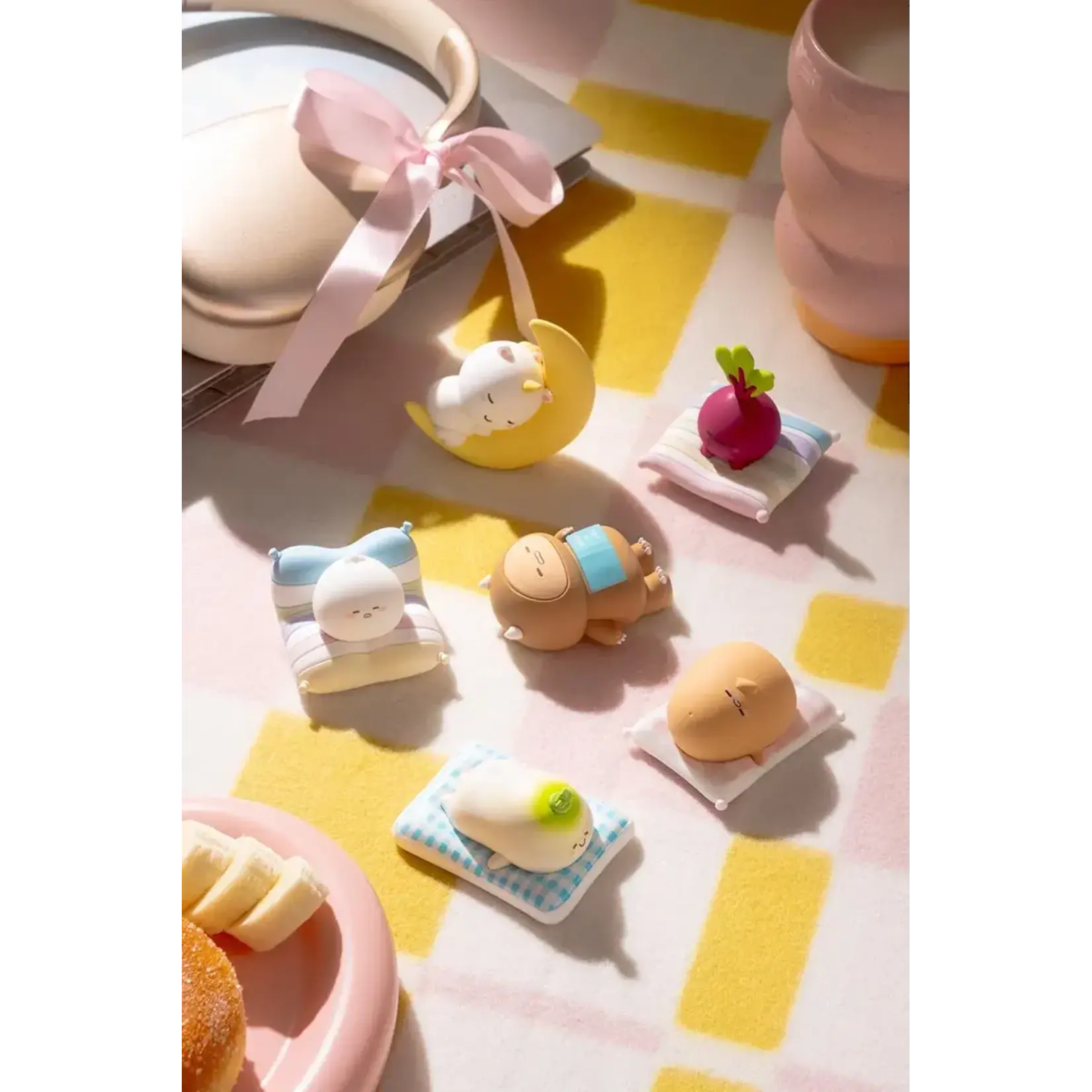 Smoko Friends Sleeping Surprise Figure