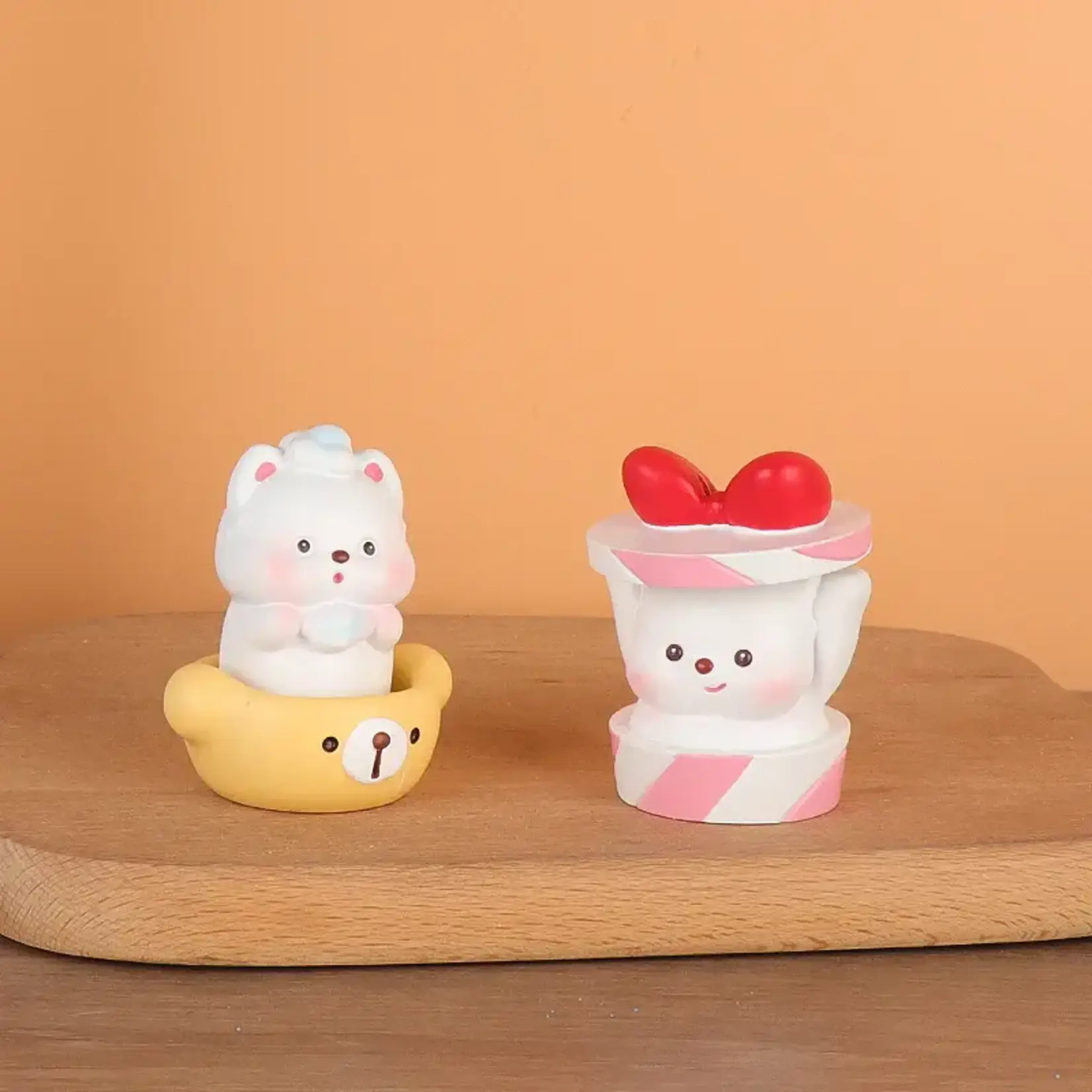 Puppy Living Surprise Figure