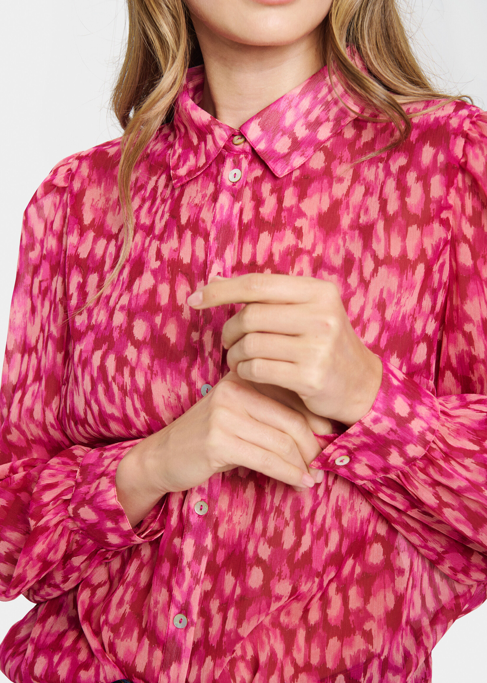 Saint Tropez AviSZ Fuchsia Leo Print Blouse