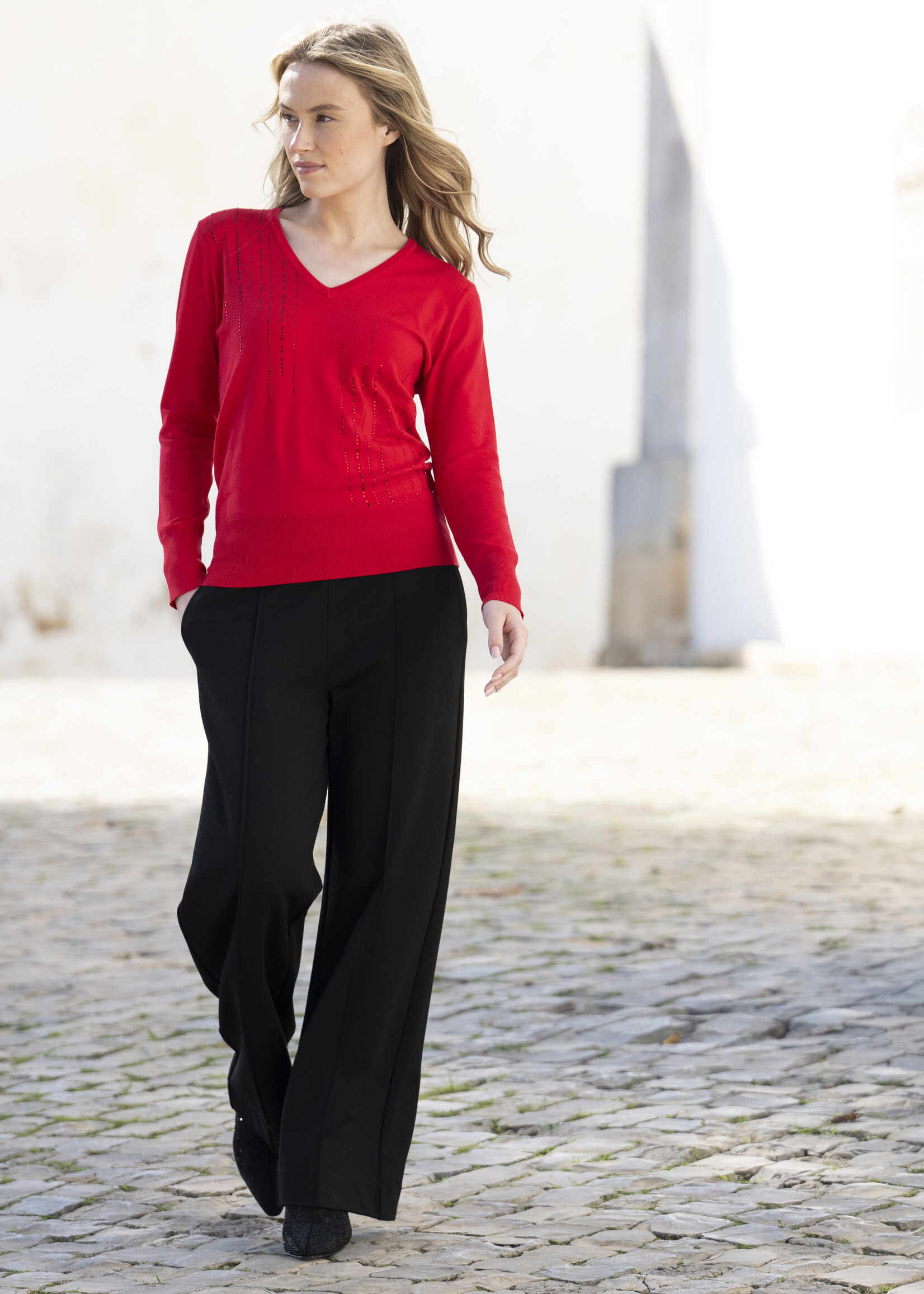 Marble Fashion Designs Marble Sparkle Detail Vneck Sweater