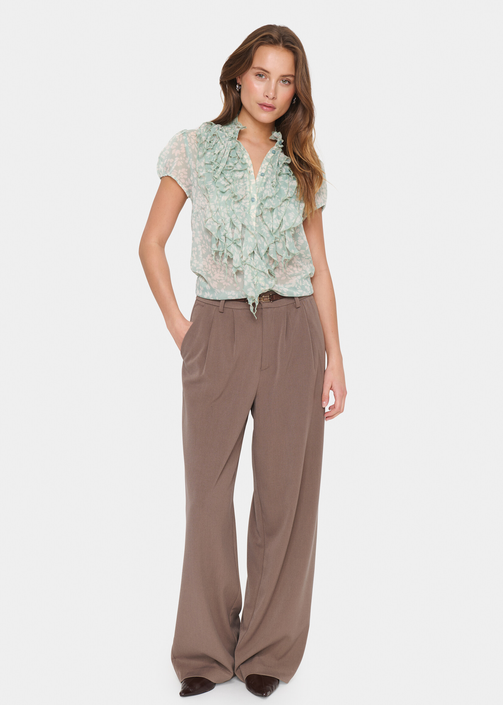 Saint Tropez Saint Tropez  LiijaSZ Cap Slv Ruffle Front Blouse