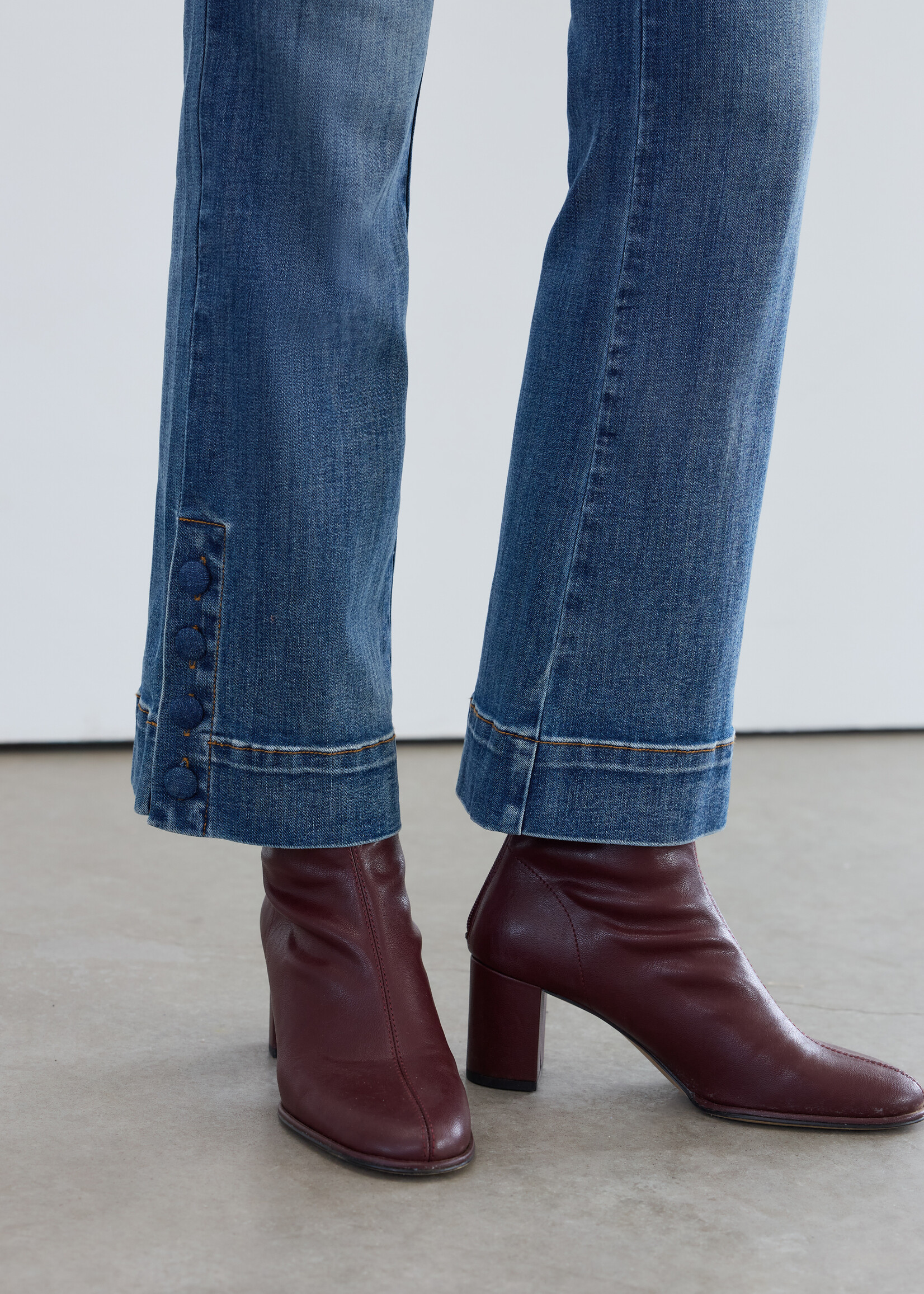 French Dressing Jeans FDJ Buttons At Hem Pull On Ankle Jean