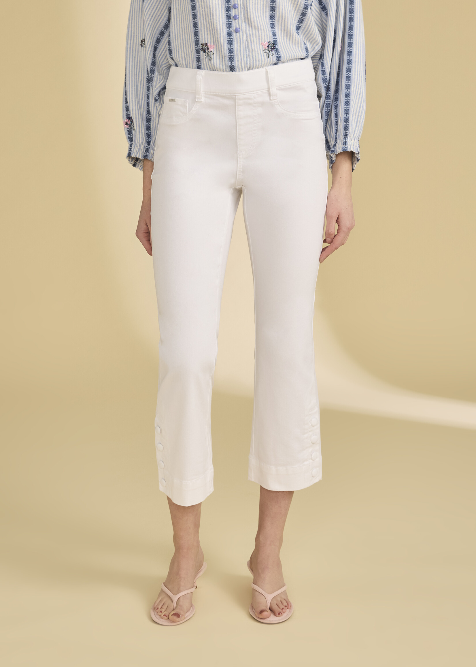 French Dressing Jeans FDJ Pull On Boot Cut Cropped Pant