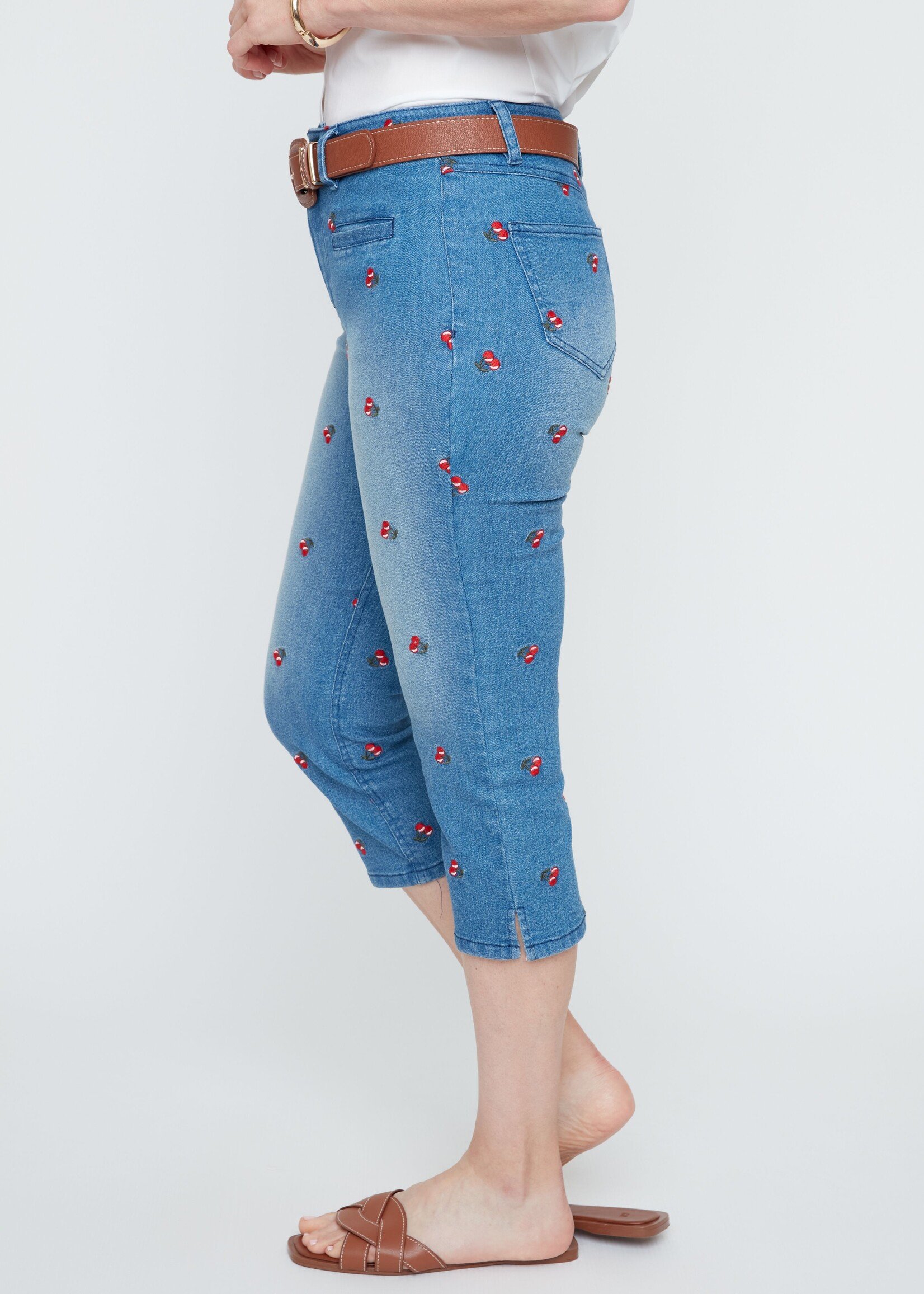 Renuar Renuar Embroidery Cherries Denim Capri