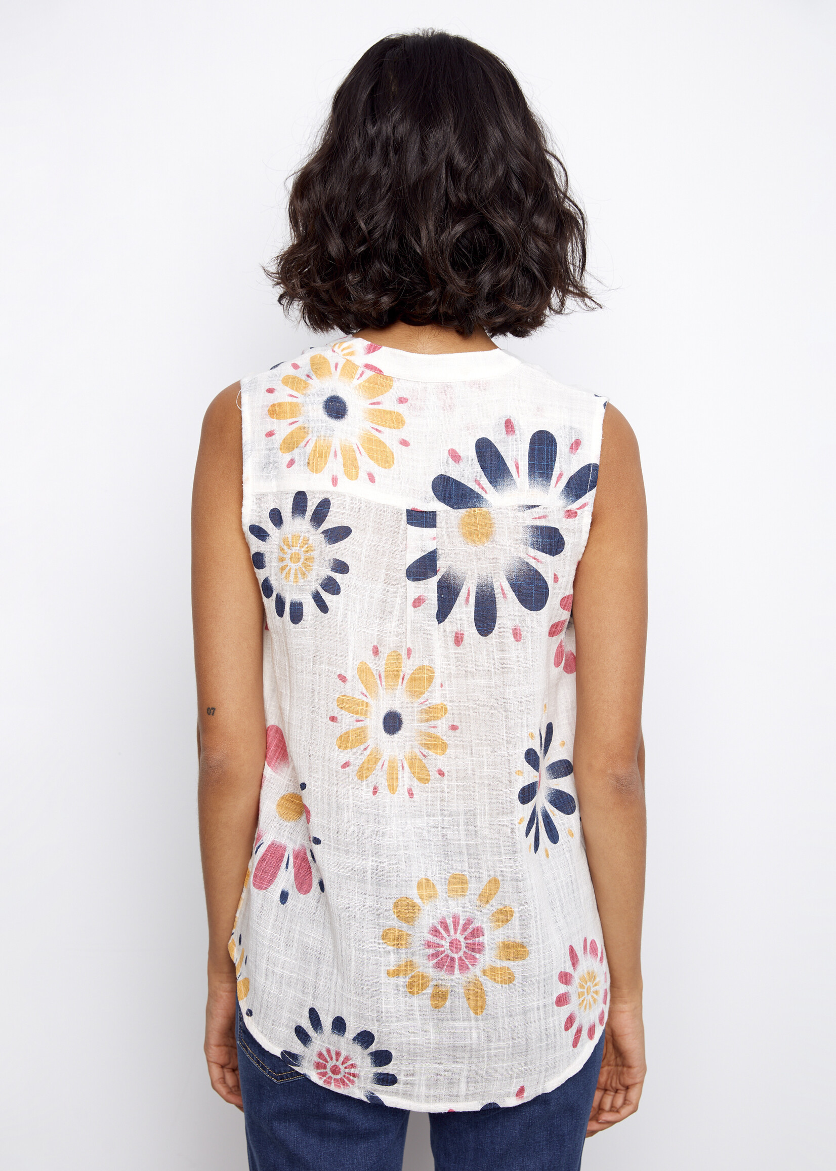 Charlie B Charlie B Linen VNeck Sleeveless Floral Top