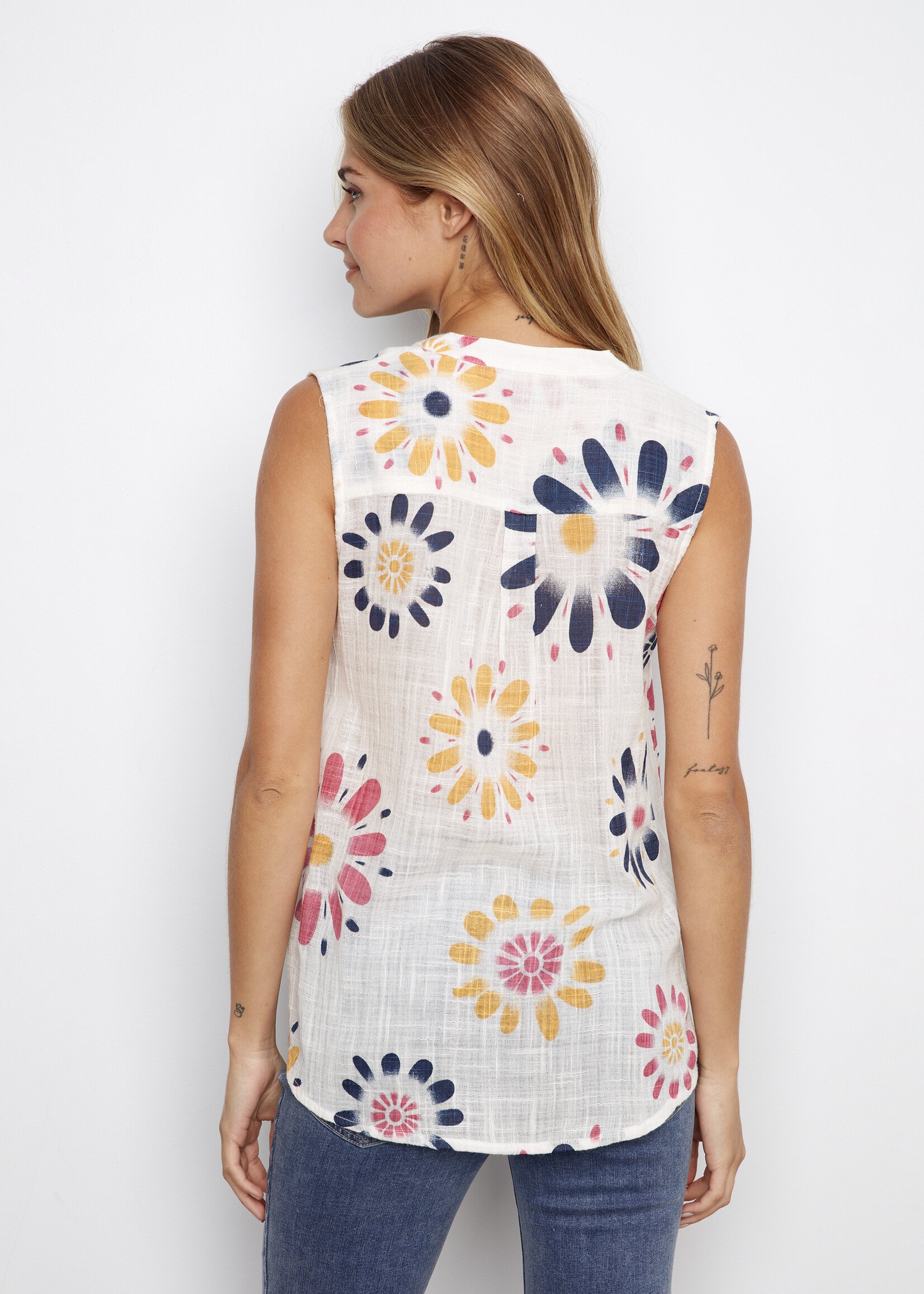 Charlie B Charlie B Linen VNeck Sleeveless Floral Top