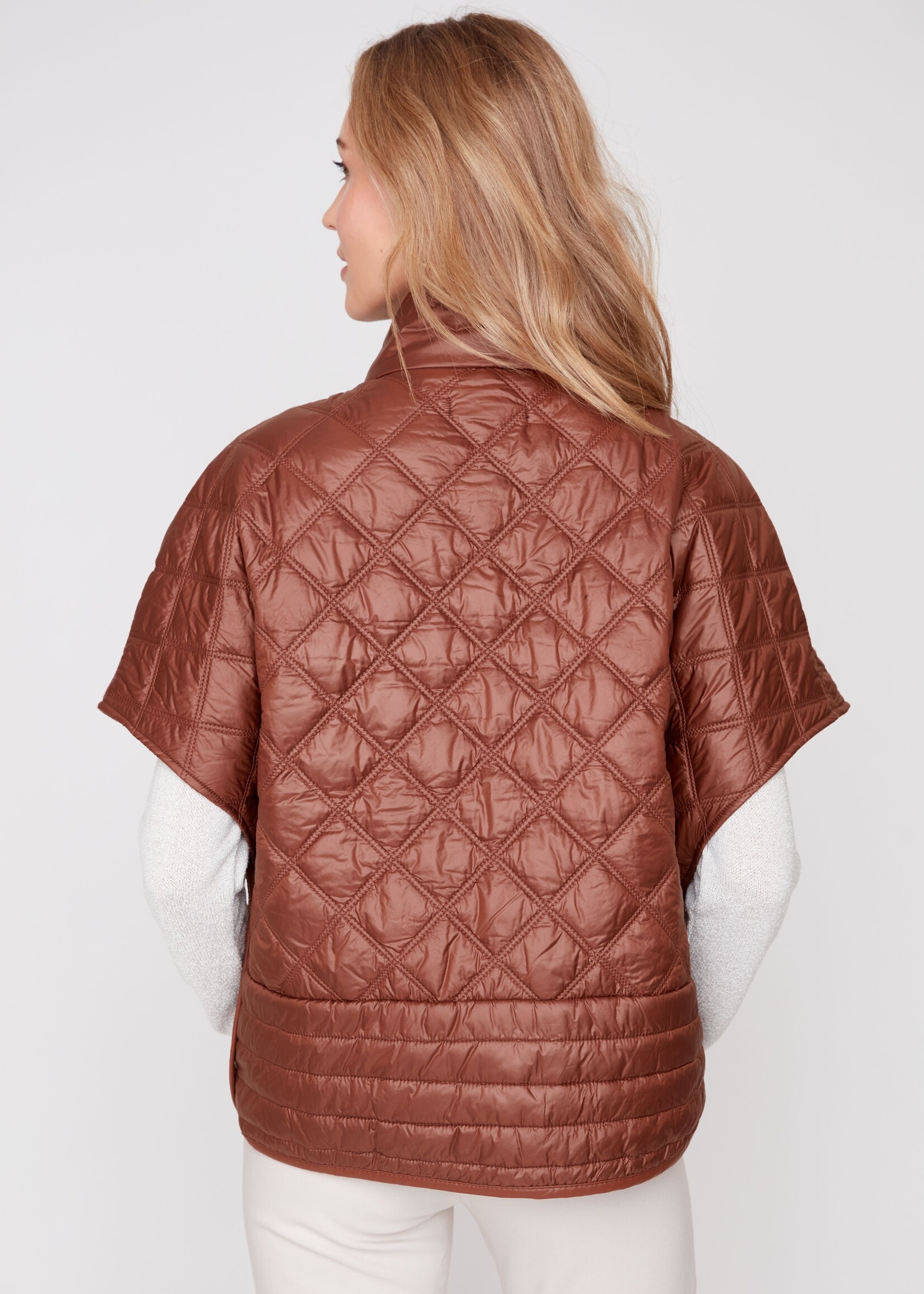 Renuar Renuar Quilted Cape