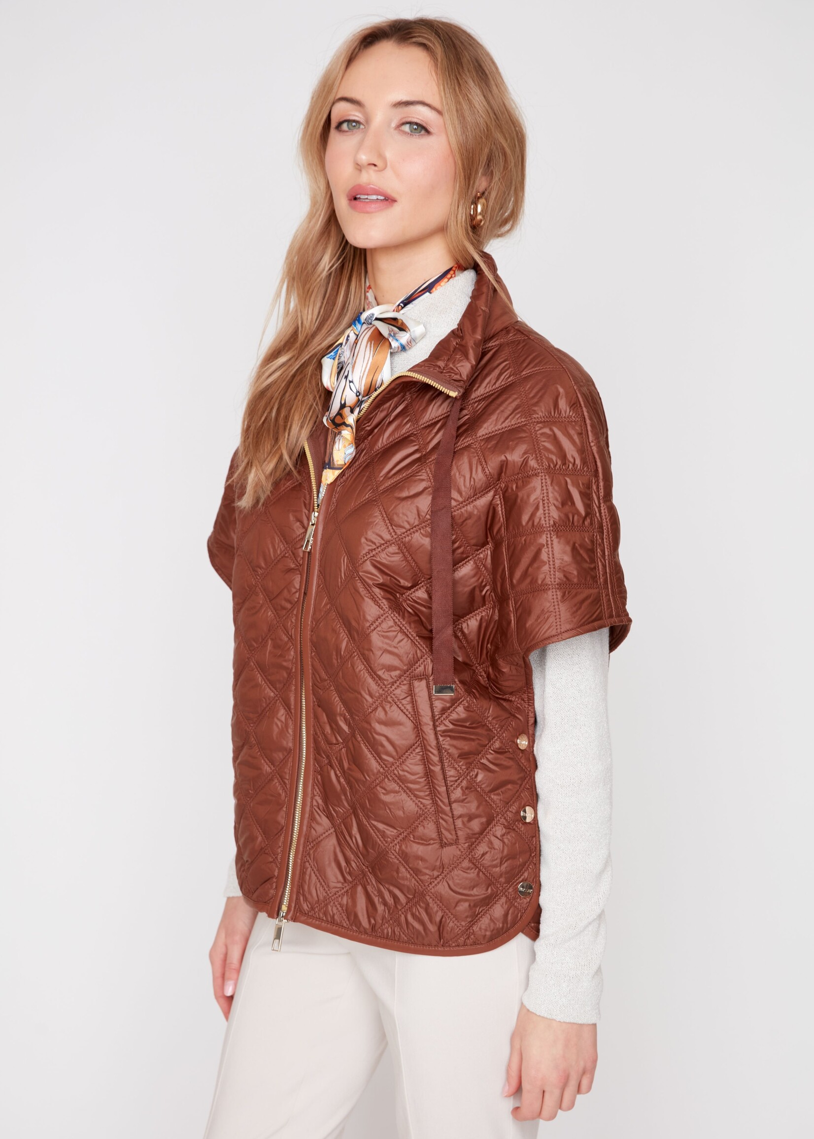 Renuar Renuar Quilted Cape