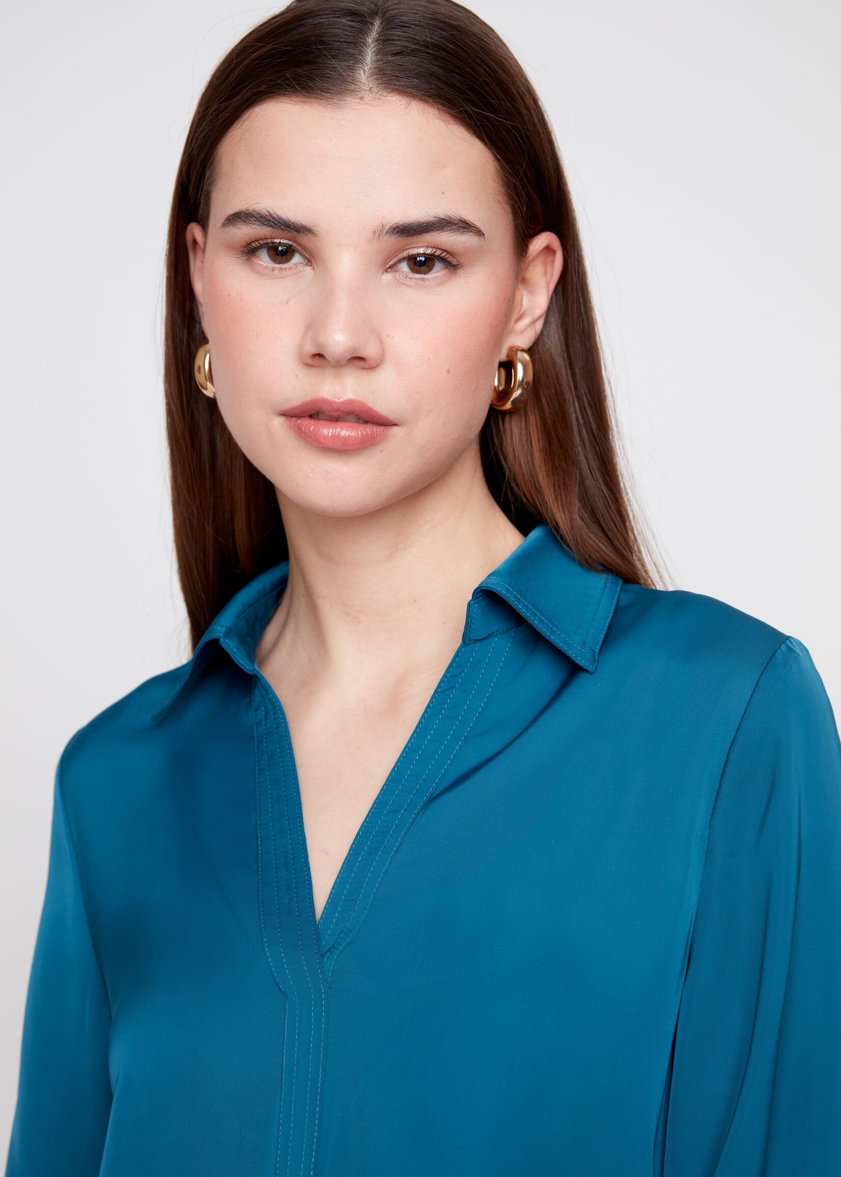 Renuar Renuar Satin Vneck Pullover Blouse