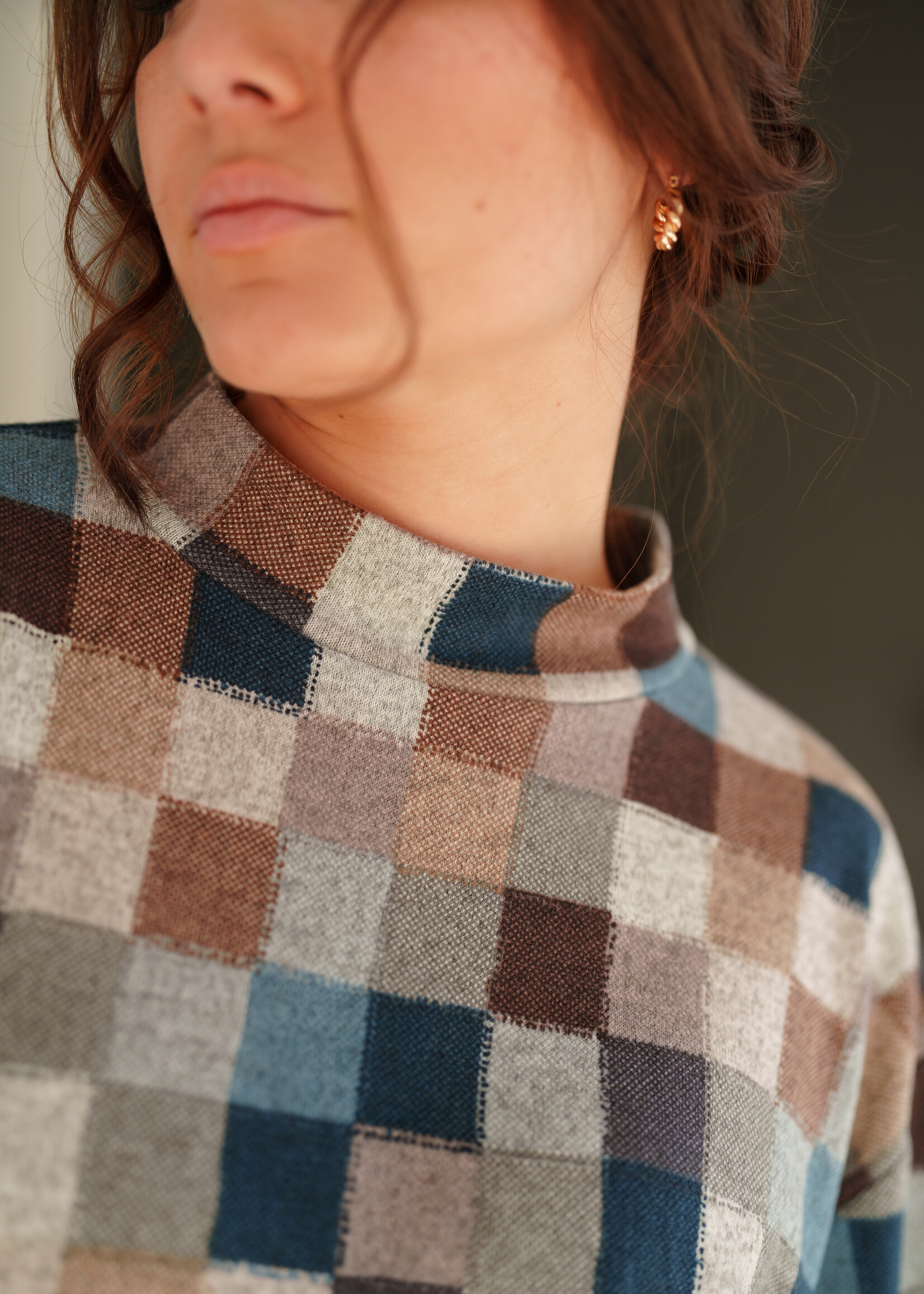 Rien Ne Se Perd Rien Ne Se Perd Mock Neck Colour Block Top