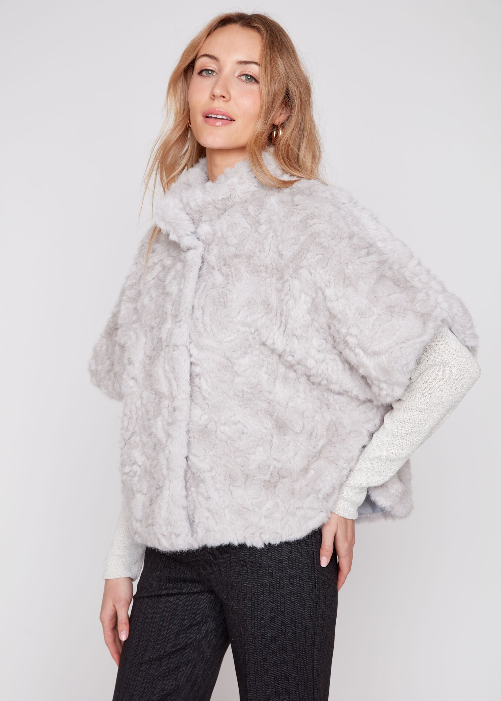 Renuar Renuar Faux Fur Cape