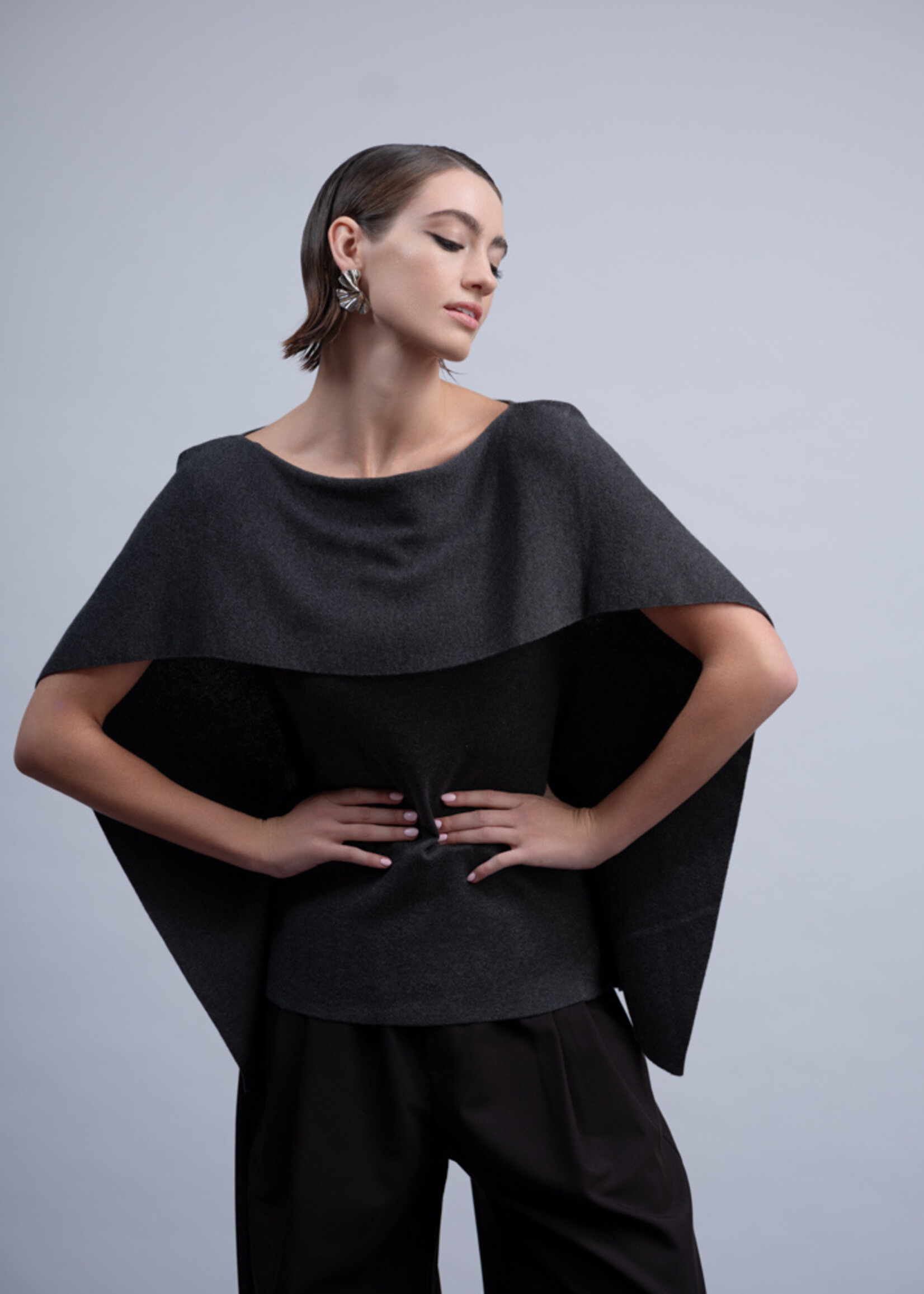 Haako Haako Sleeveless Poncho