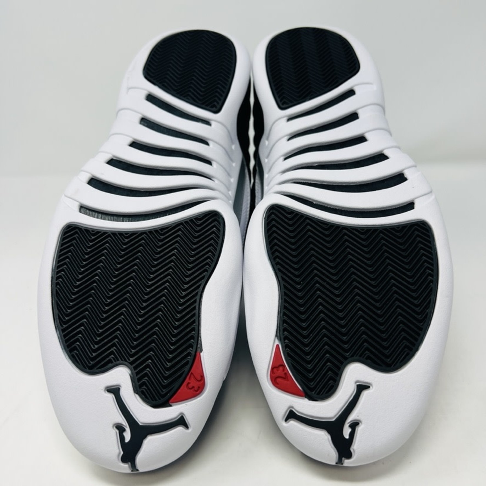 Air Jordan 12 Playoffs 2022