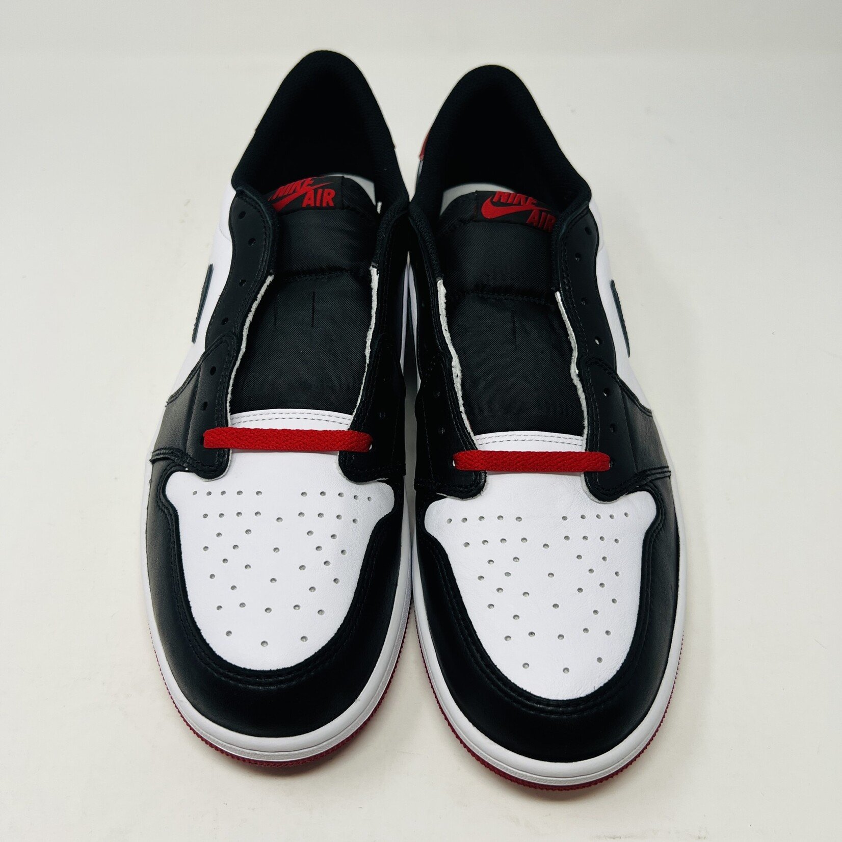 Jordan Jordan 1 Retro Low OG Black Toe (2023)