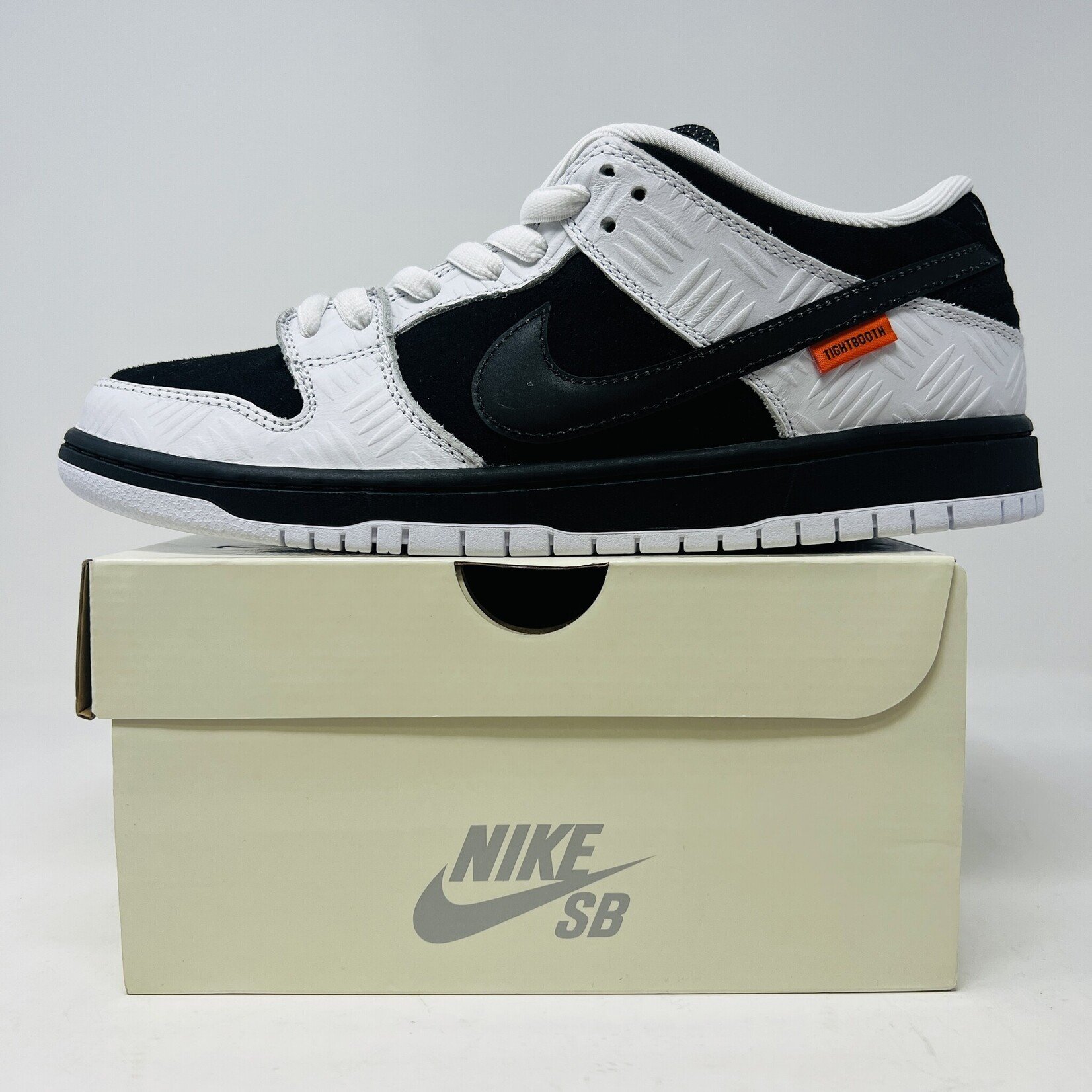 Nike Nike SB Dunk Low TIGHTBOOTH