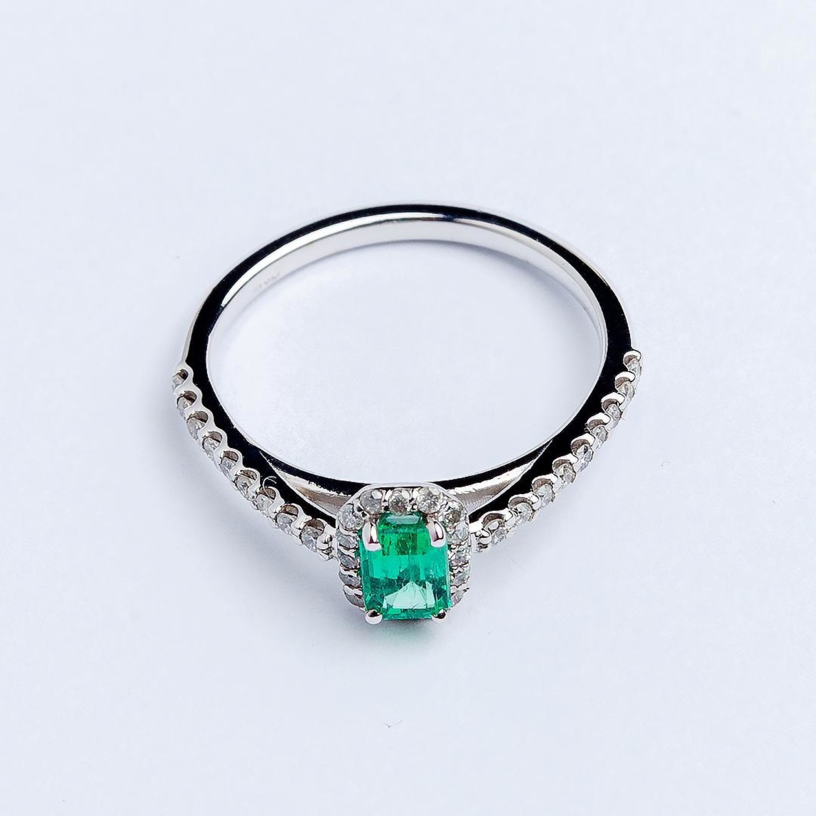 LXR Jewelry Ring 14KW DIA .40CT Emerald .80CT