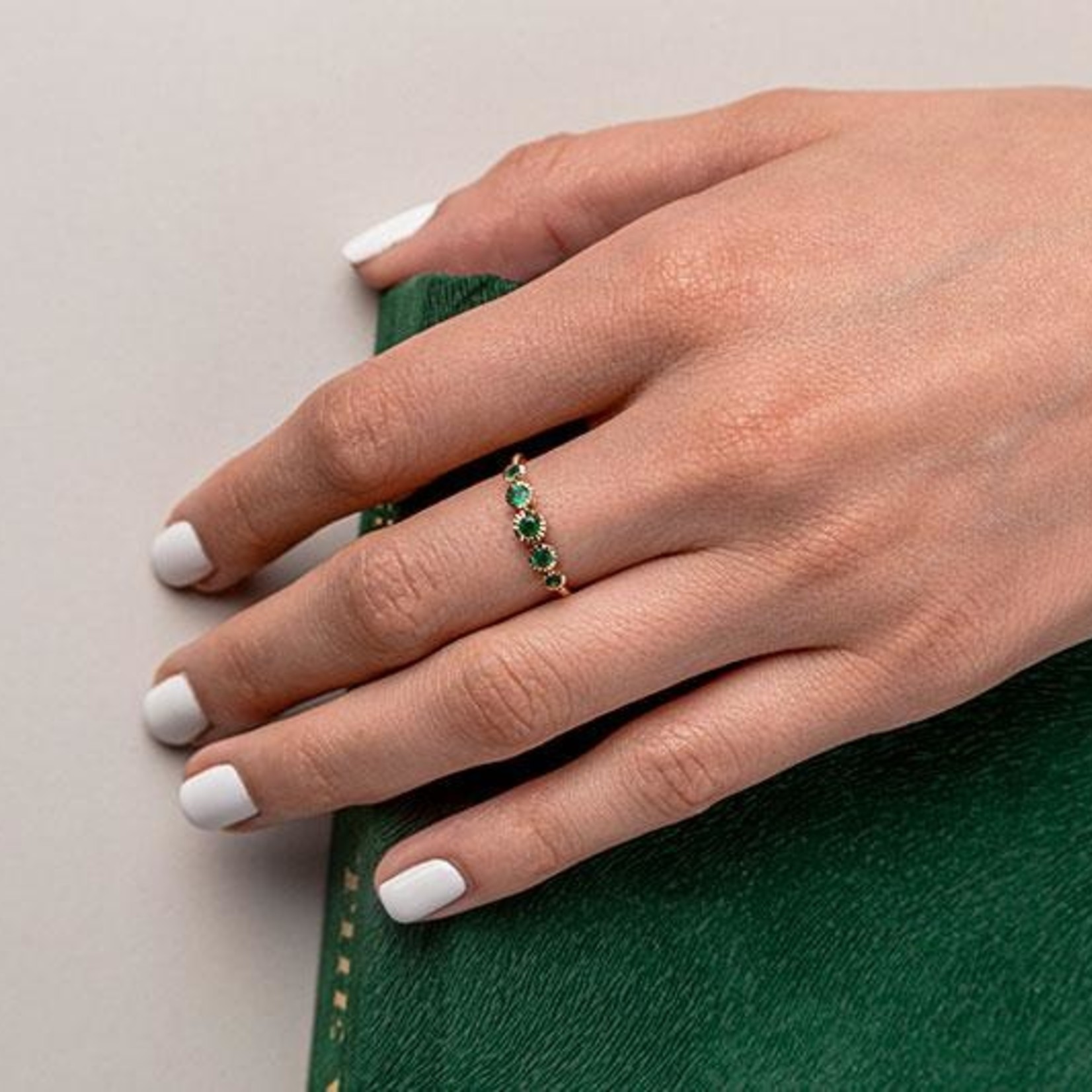 LXR Jewelry Ring 14K 5 Stone Green Emerald .28ct Yellow Gold