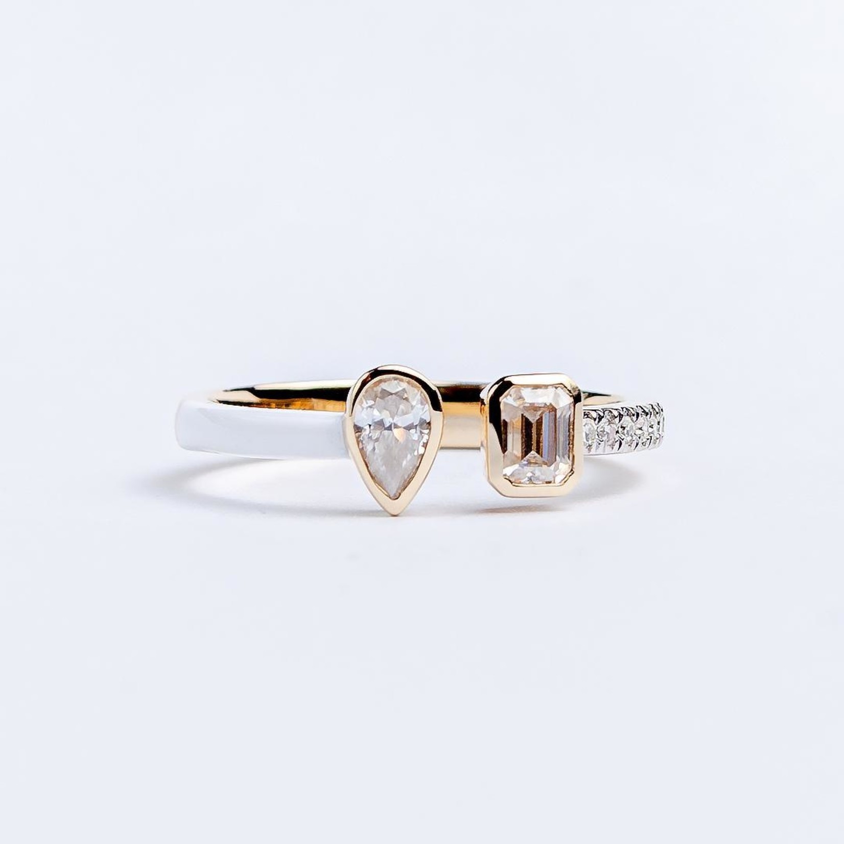 LXR Jewelry Ring 14K 2 Stone enamel White color Yellow Gold