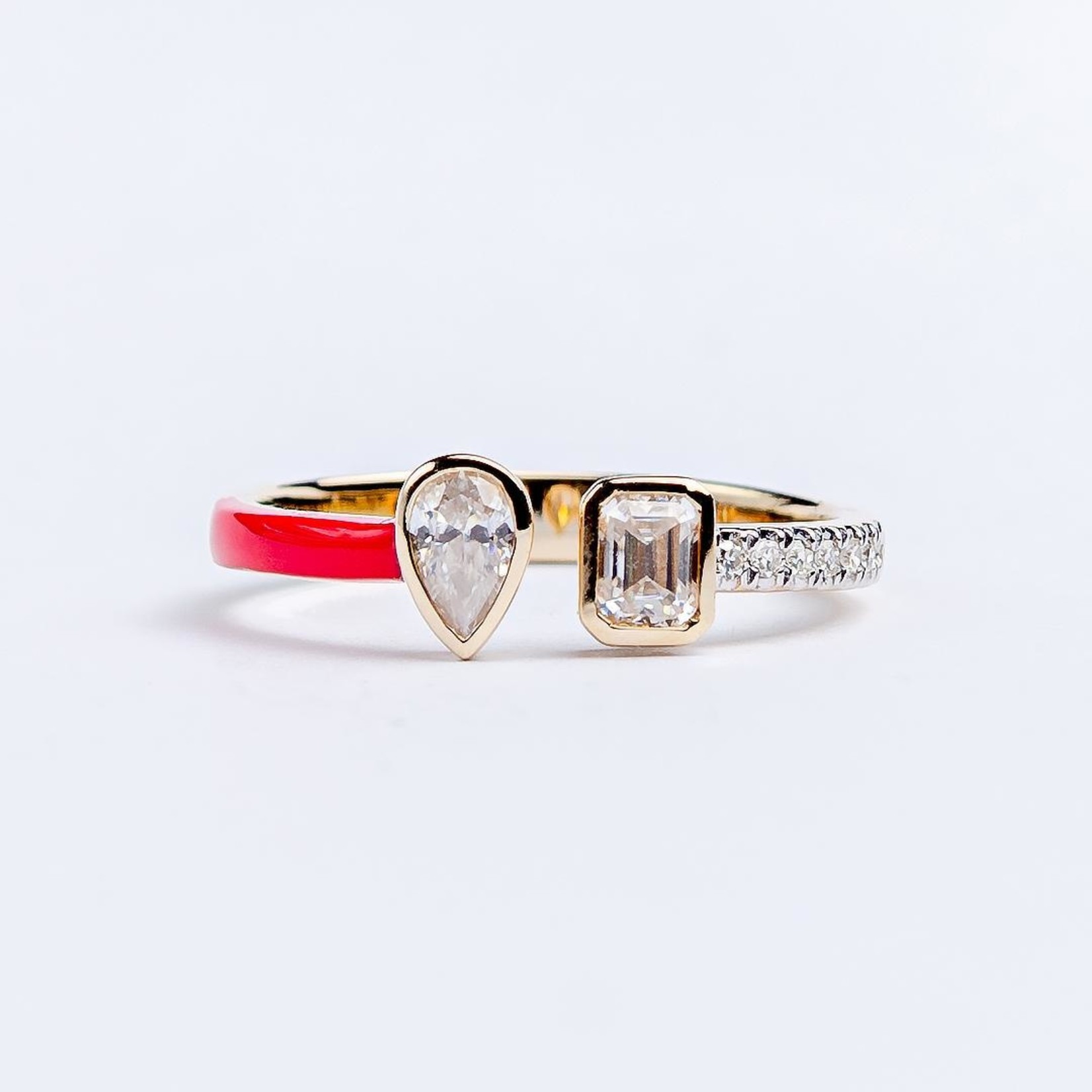 LXR Jewelry Ring 14K 2 Stone enamel Coral color Yellow Gold