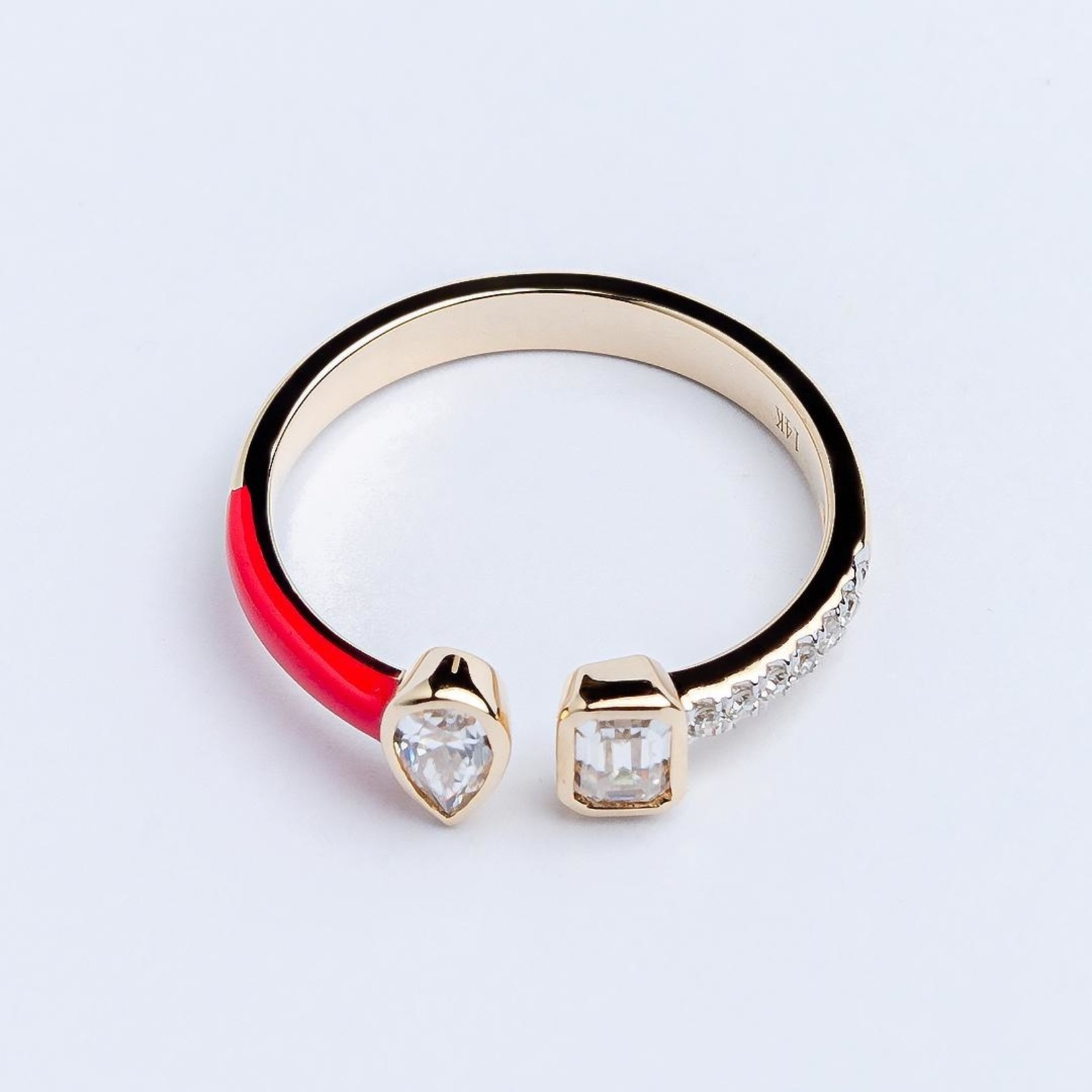 LXR Jewelry Ring 14K 2 Stone enamel Coral color Yellow Gold