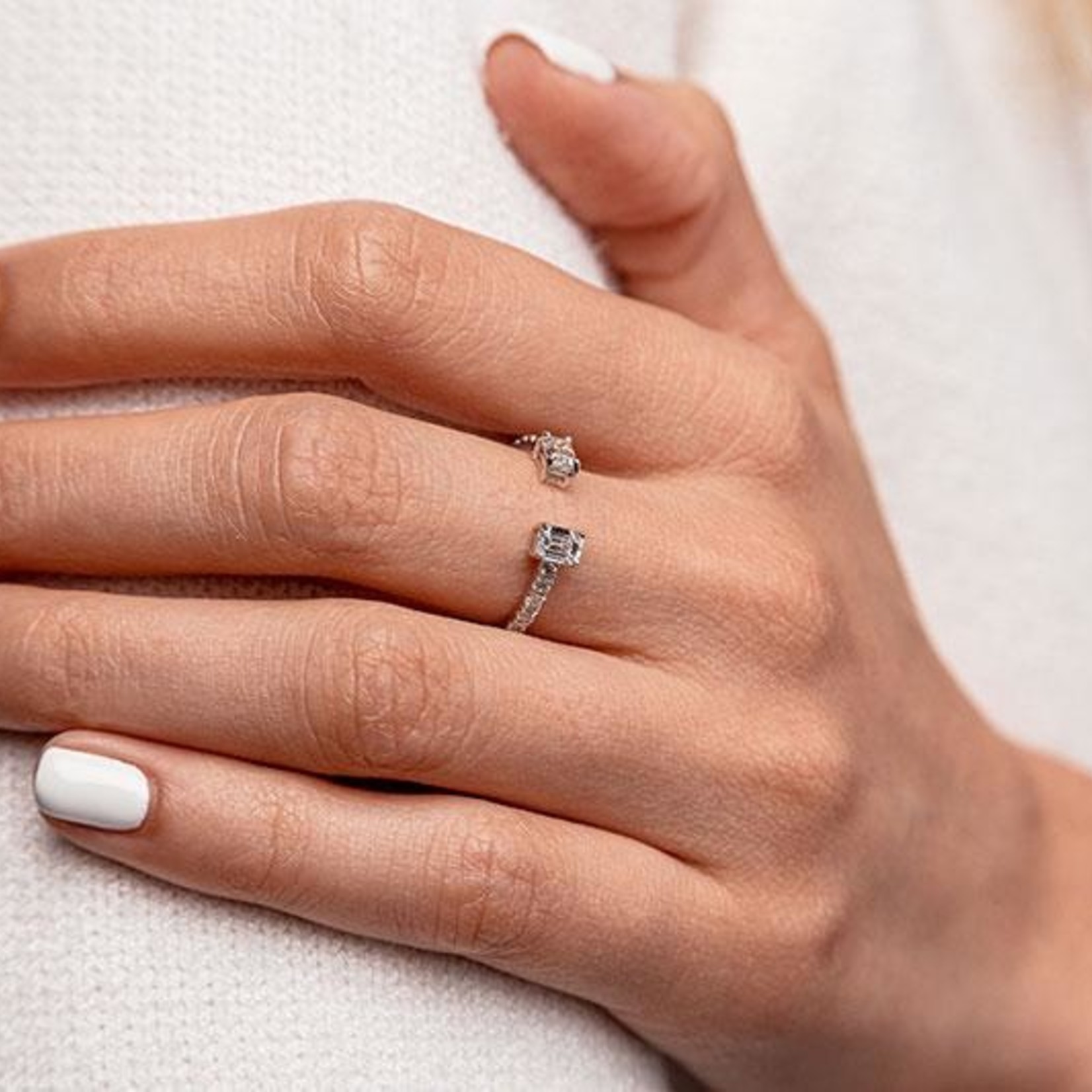 LXR Jewelry Ring 18KW DIA .8CT White Gold wt 1.80g